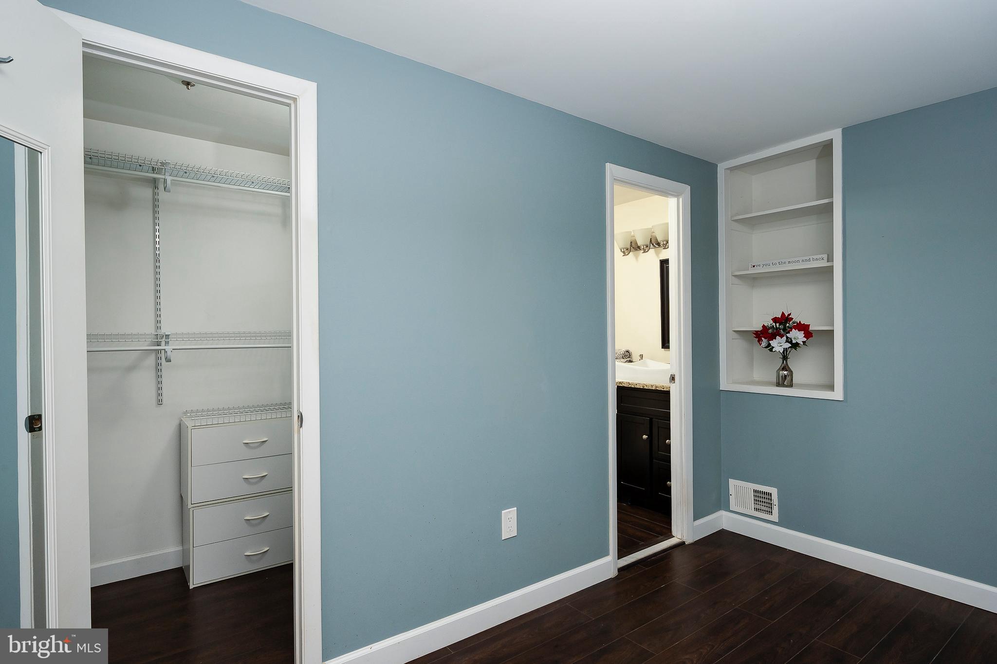 CROFTON SQUARE - Residential