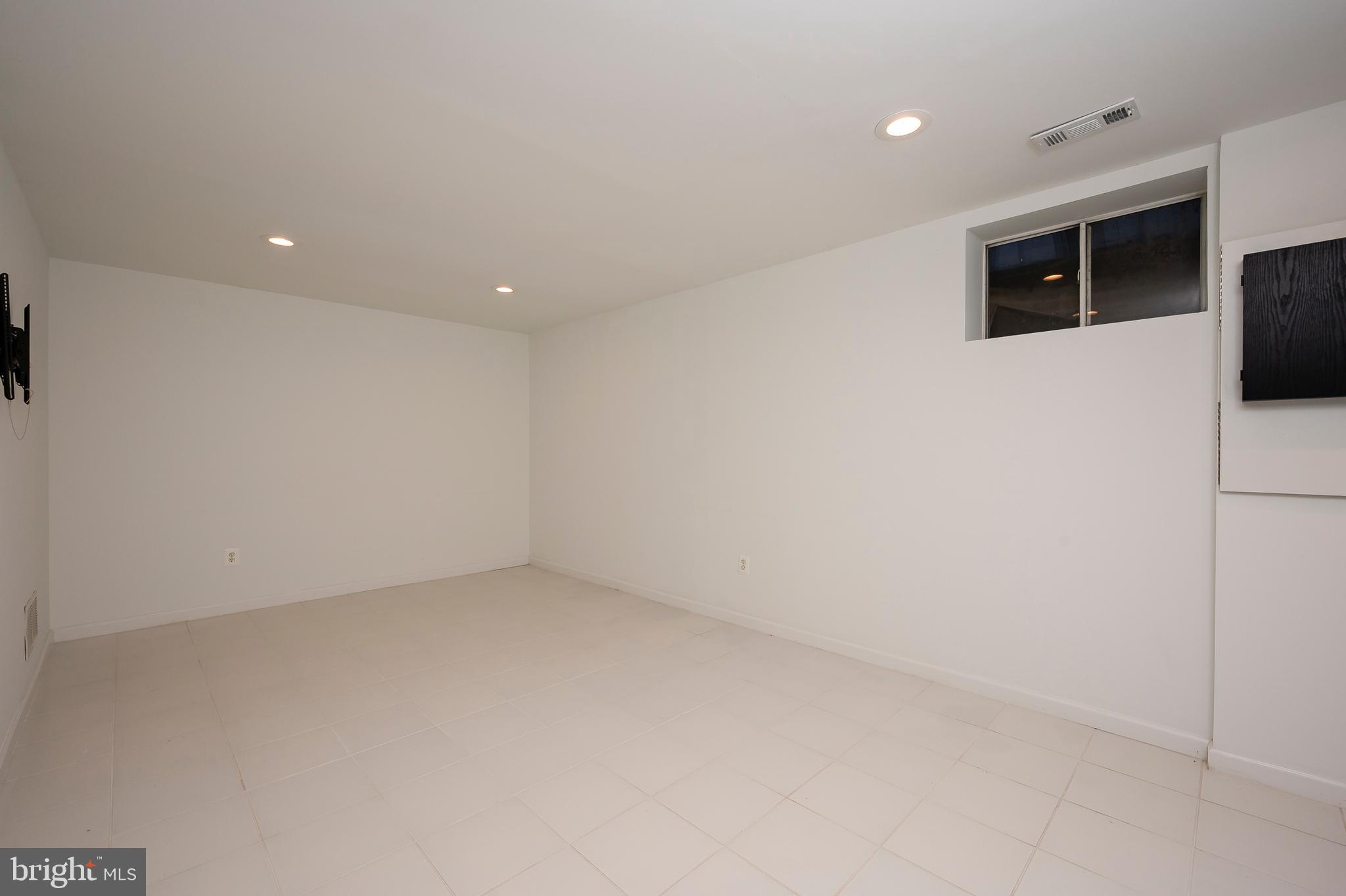 CROFTON SQUARE - Residential