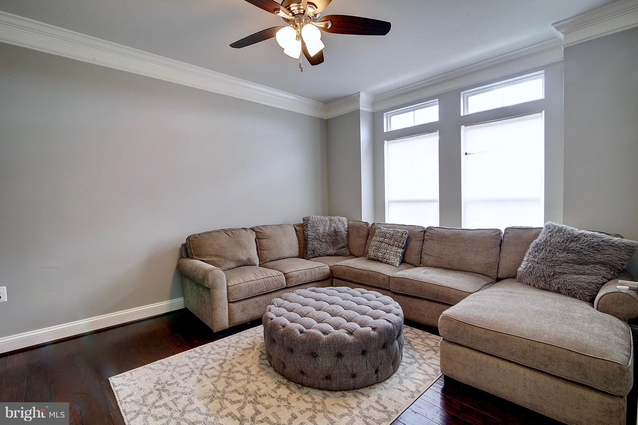 ROUND HILL - Residential