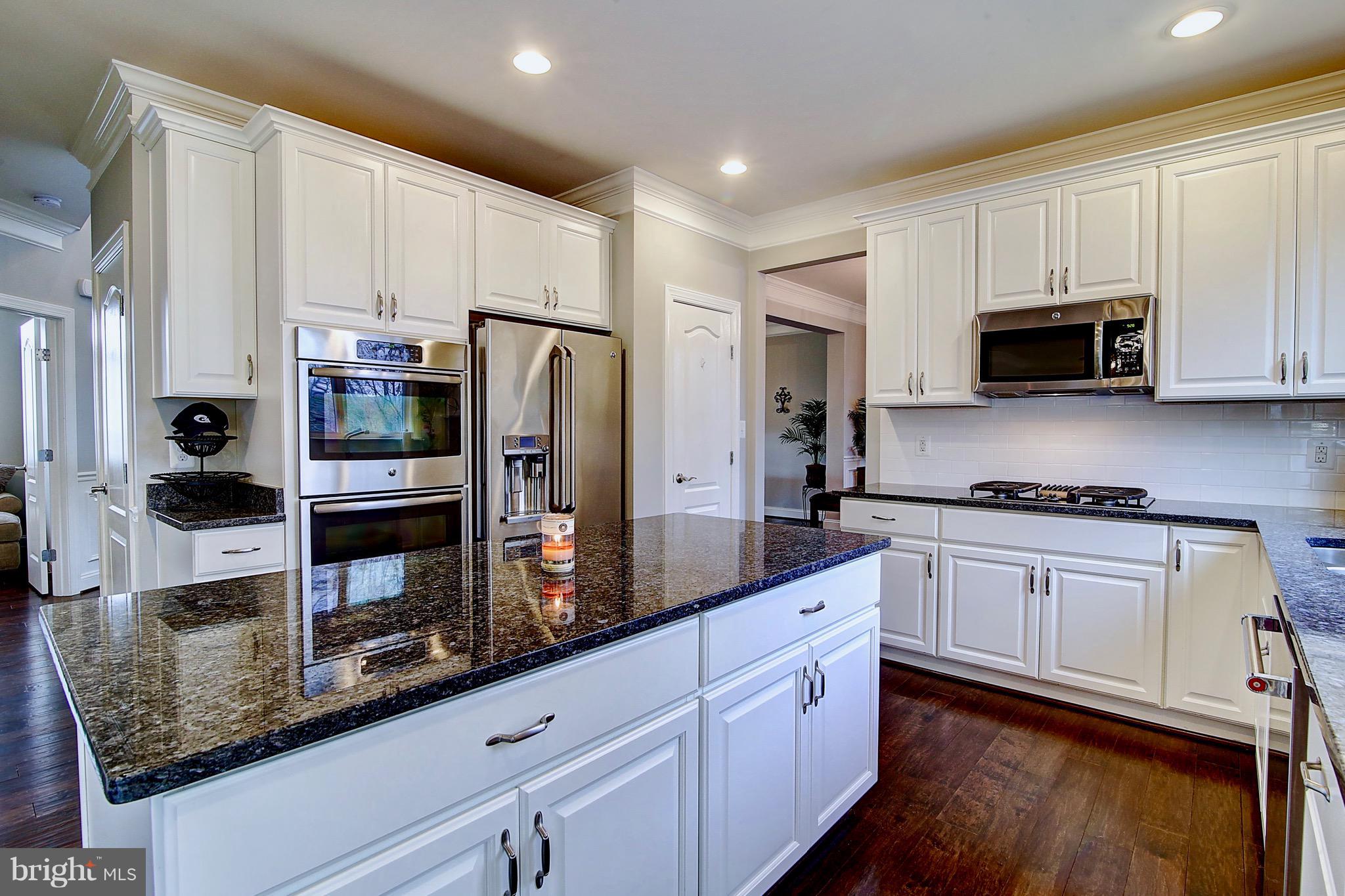 ROUND HILL - Residential