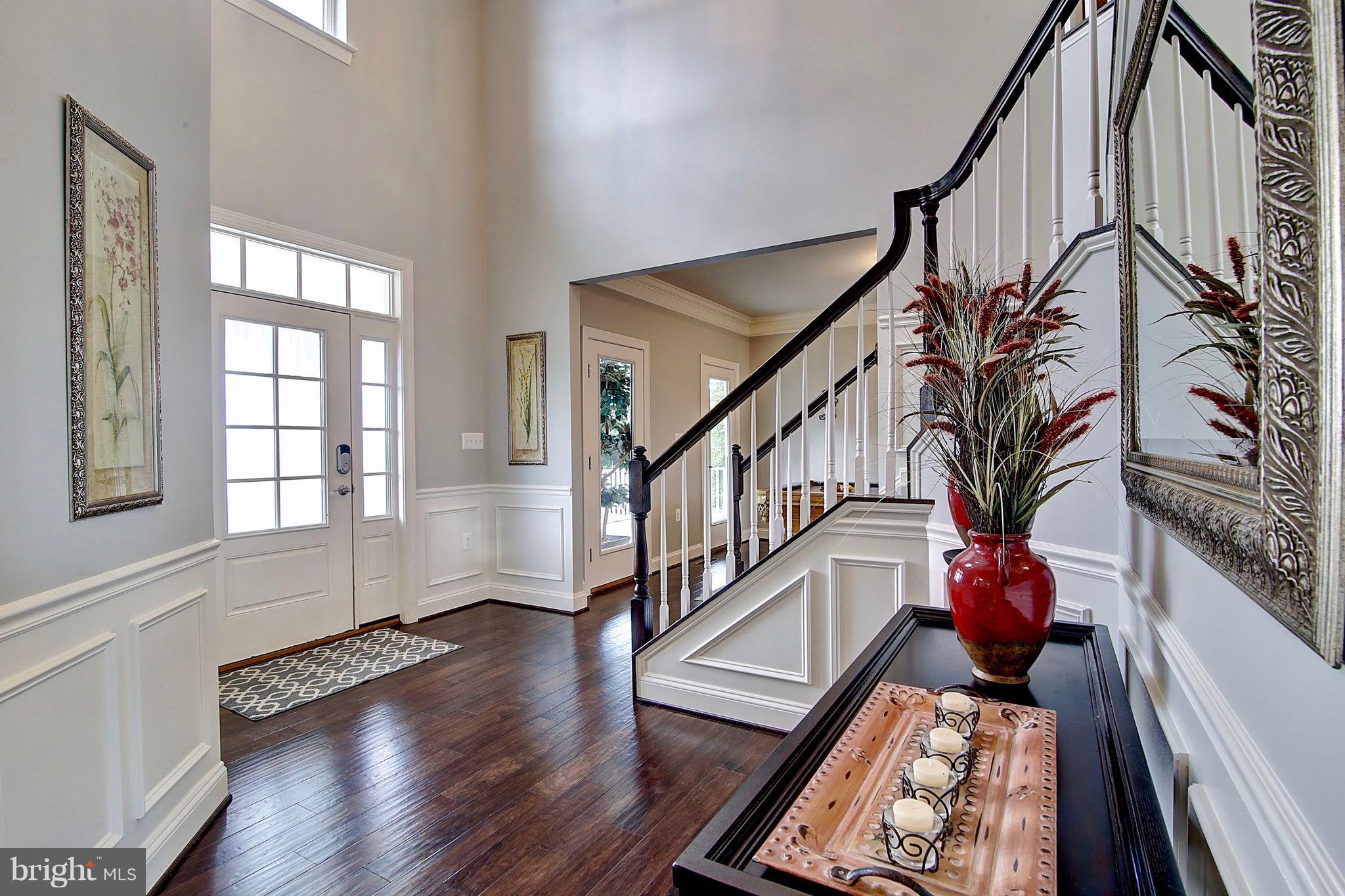 ROUND HILL - Residential