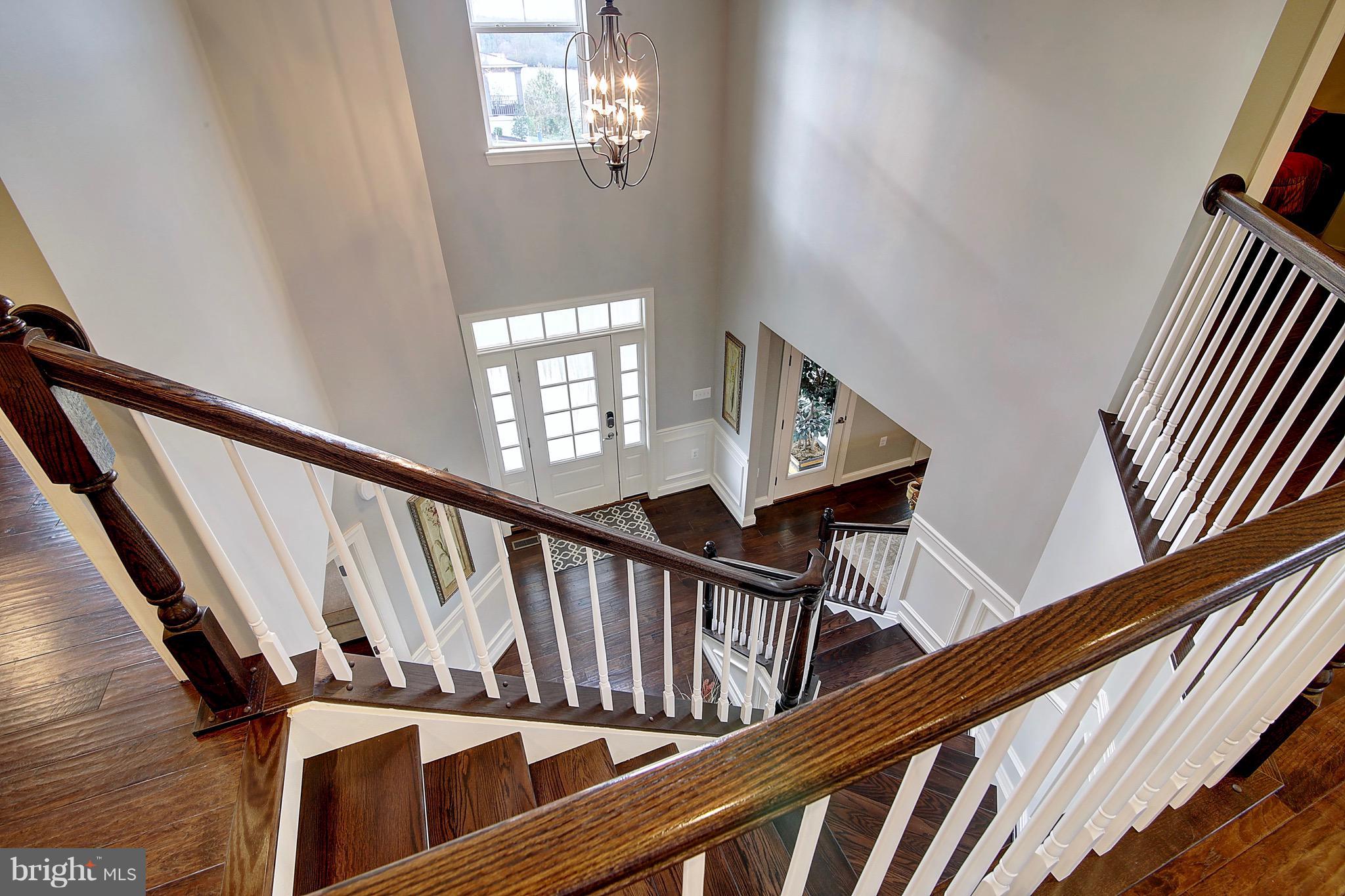 ROUND HILL - Residential