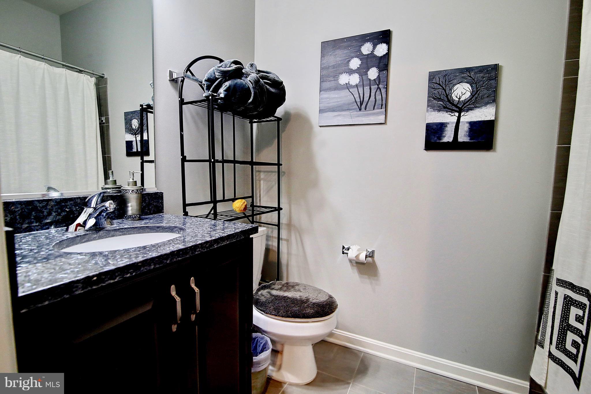 ROUND HILL - Residential