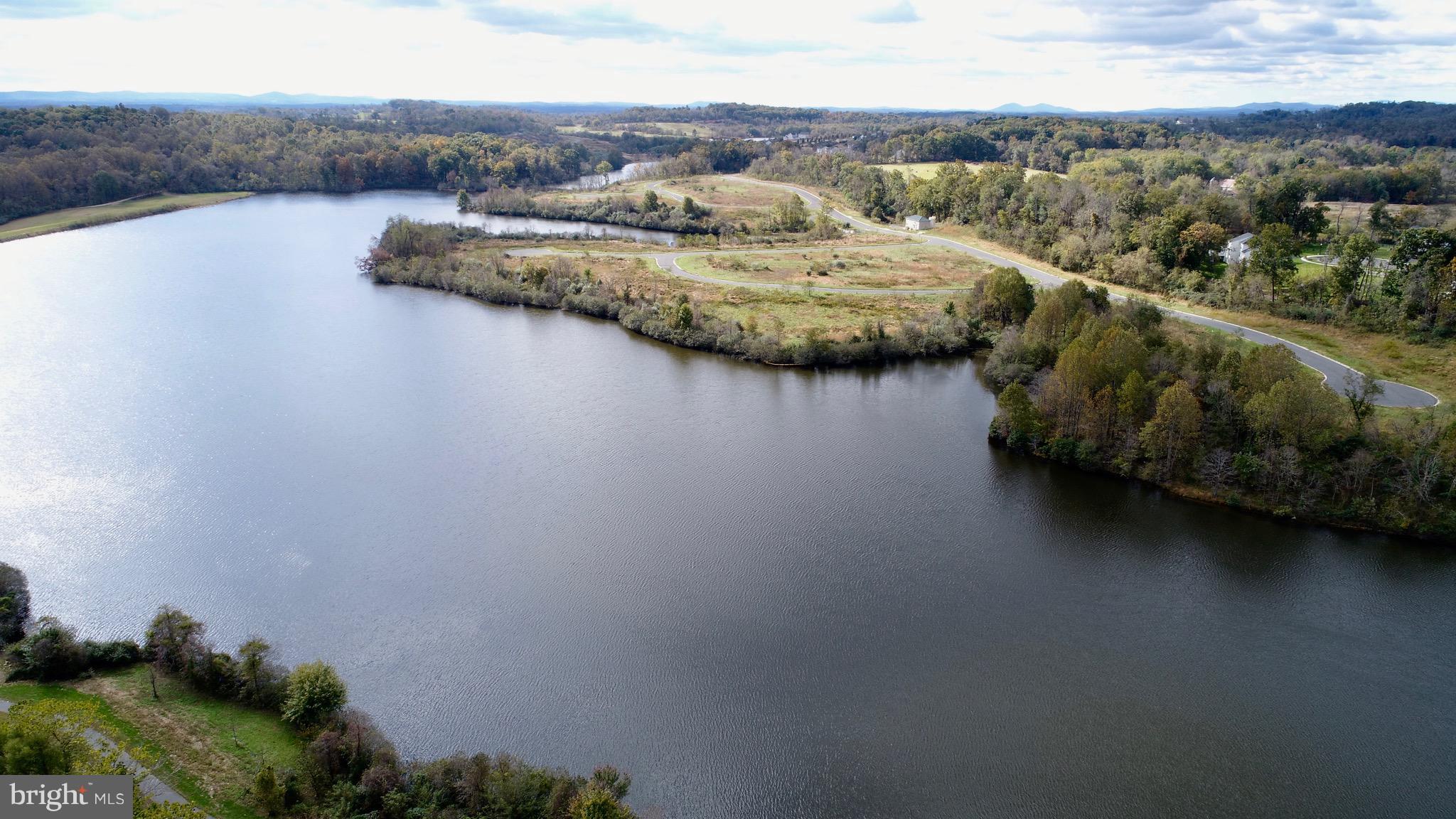 ROUND HILL - Residential