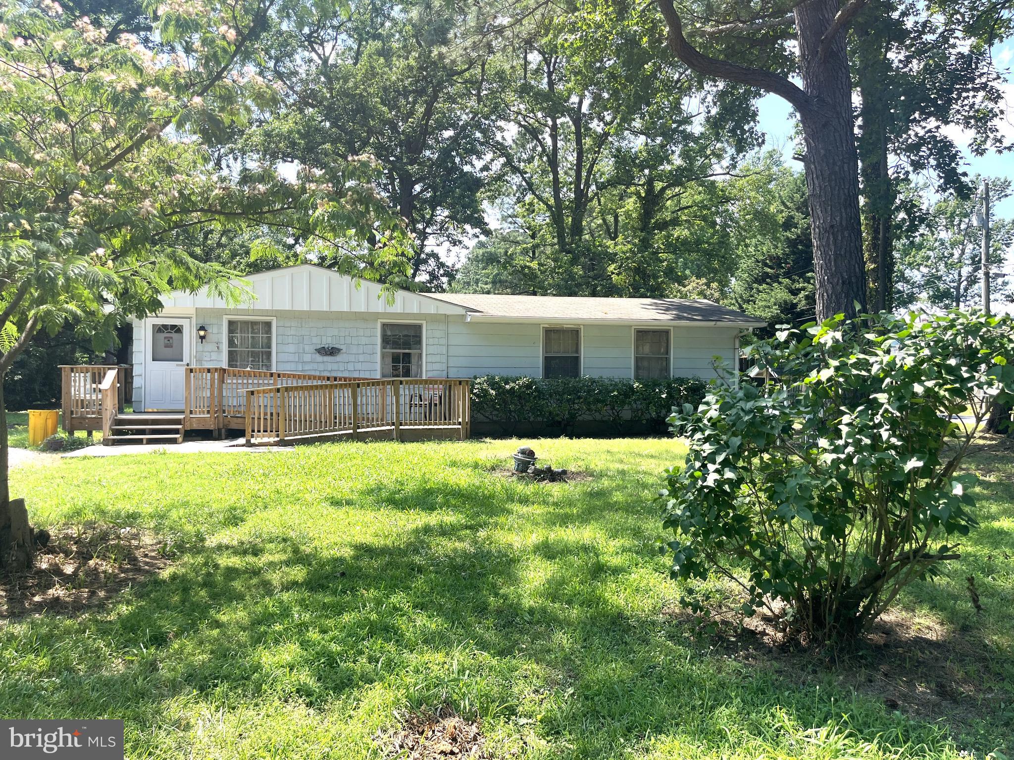 Rare Opportunity on Kent Island!
Don't miss your chance to own this charming 4-bedroom, 1.5-bath single-family home situated on a corner lot with waterviews of the creek from the front yard. Just a short walk away is the community beach on the Chesapeake Bay, perfect for relaxing or enjoying waterfront activities.
This home features brand new carpet, new LVT flooring in the kitchen and hallway, and freshly painted walls throughout. The roof is approximately 10 years old, providing peace of mind for years to come. The expansive .34-acre backyard includes a large storage shed, offering plenty of space for outdoor living, entertaining, or gardening.
A great combination of location, updates, and outdoor space—schedule your showing today!