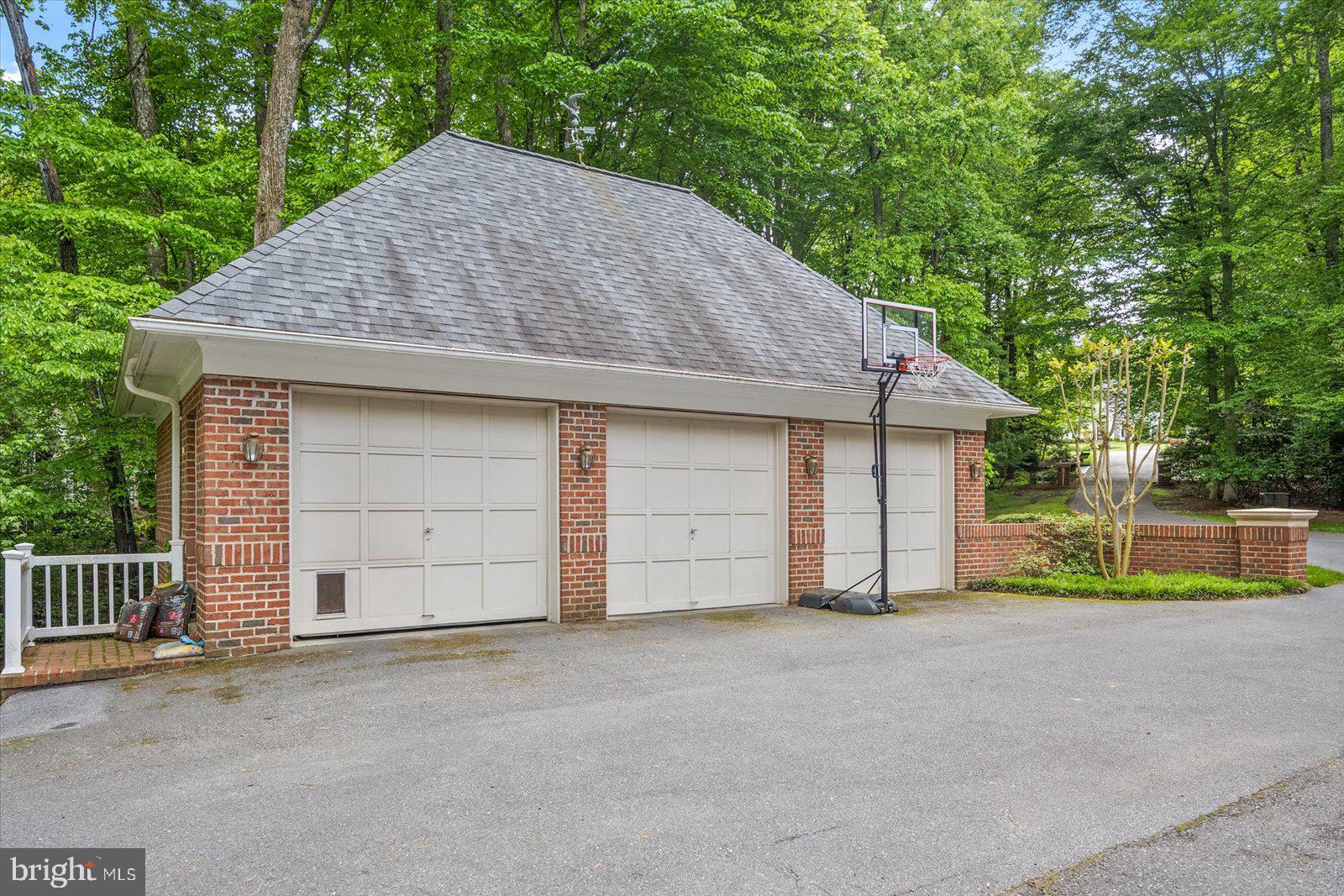 BELVOIR FARMS - Residential