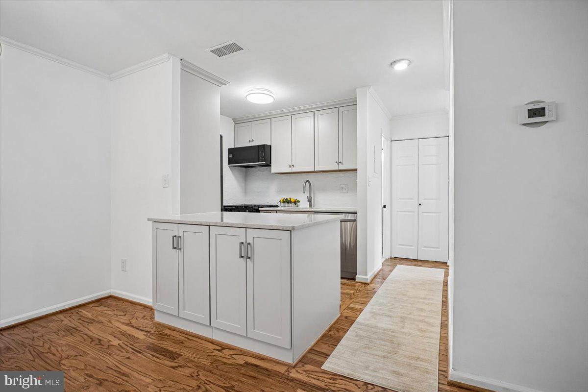 5800 COVE LANDING ROAD 304