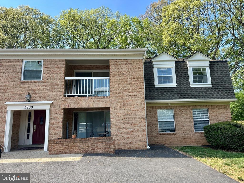 Photo of 5800 Cove Landing Road #304, BURKE, VA 22015 (MLS # VAFX2304502)
