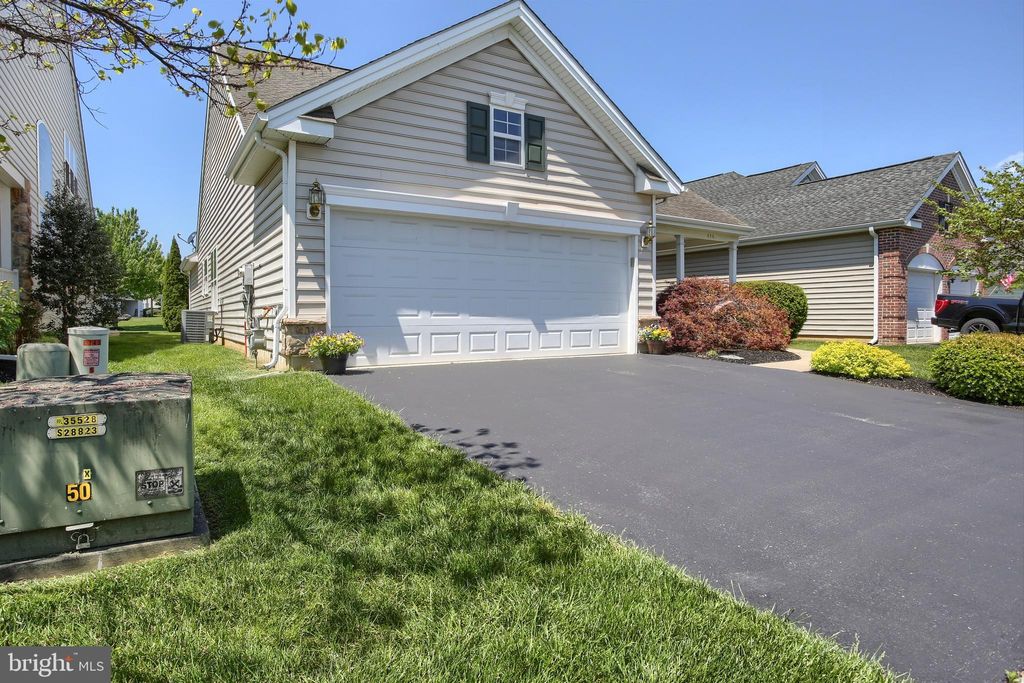 Photo of 646 Alcott Drive, MOUNT JOY, PA 17552 (MLS # PALA2088550)
