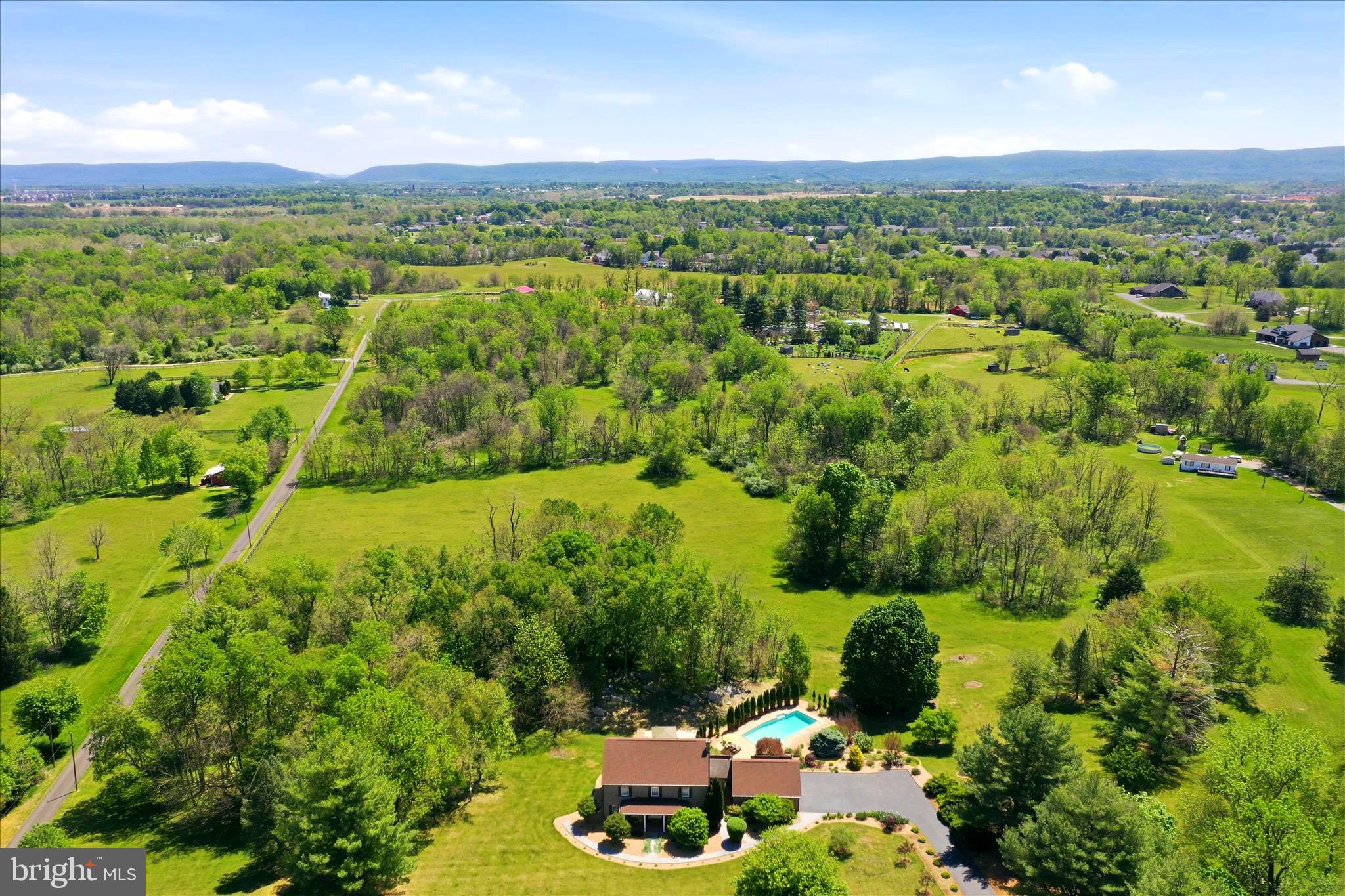 CEDAR LAWN - Farm