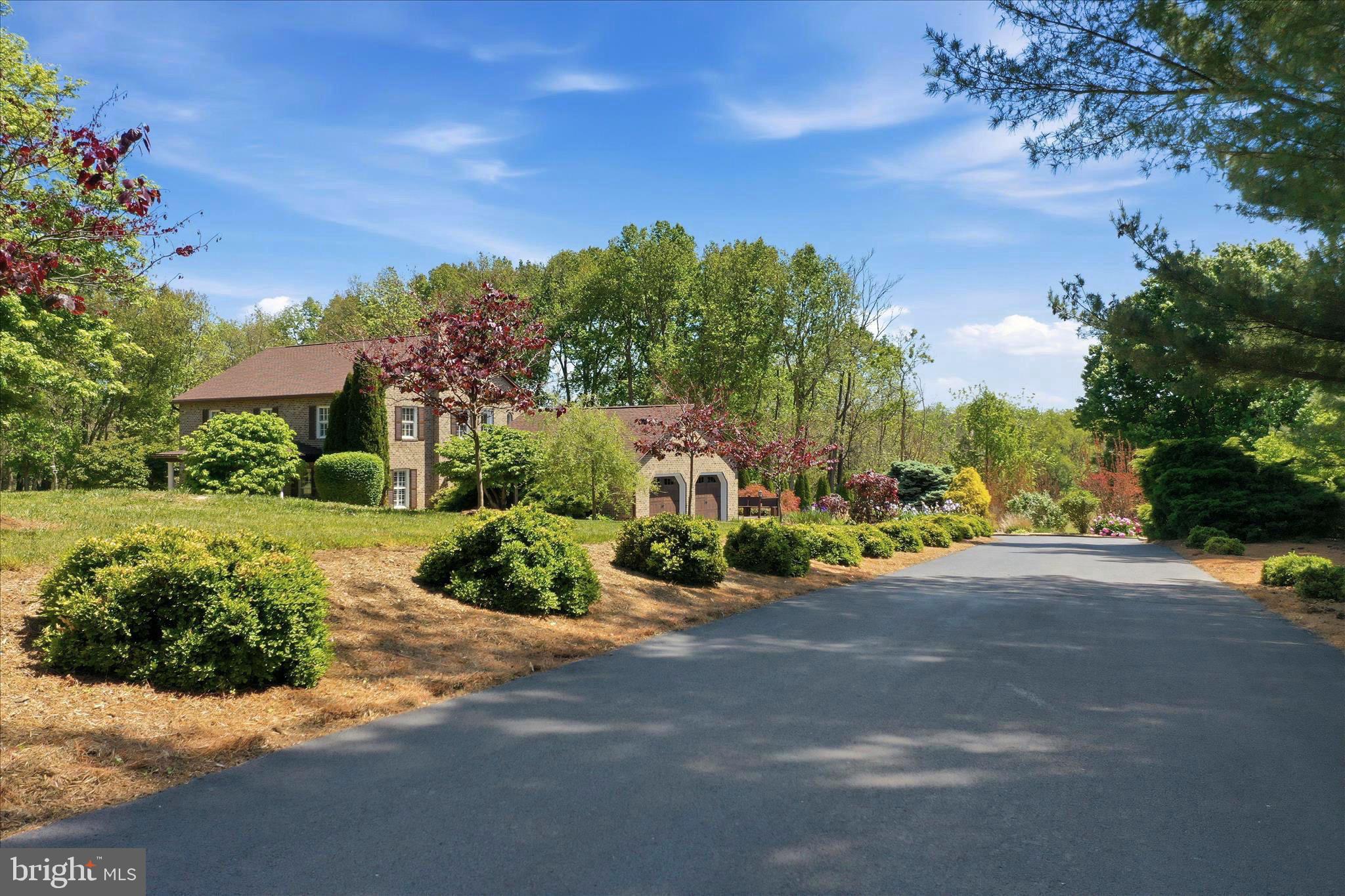 CEDAR LAWN - Farm