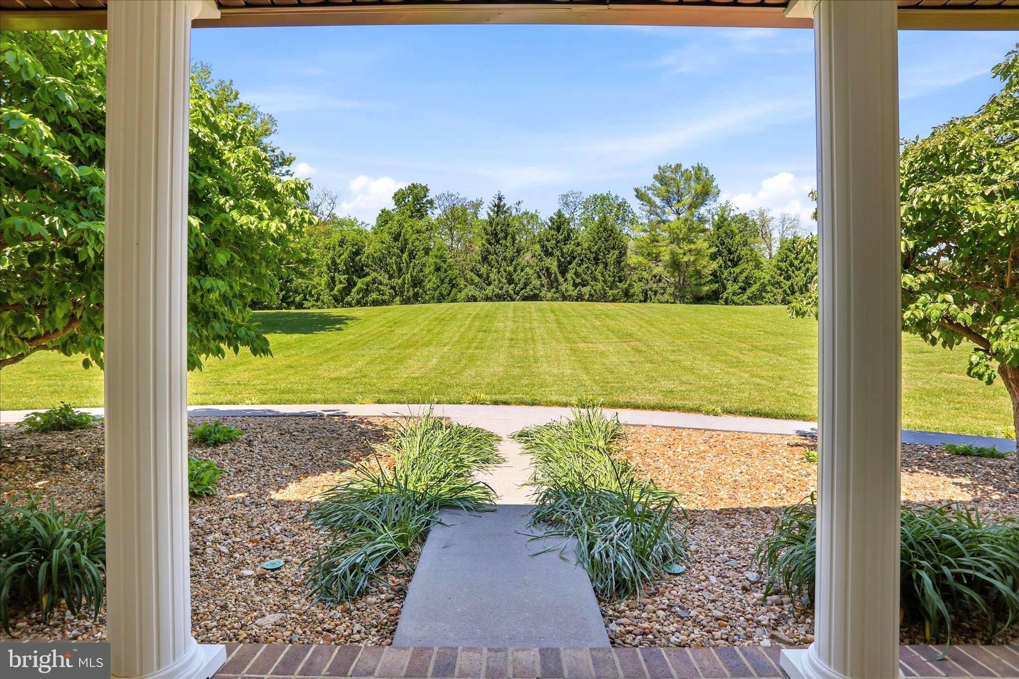 CEDAR LAWN - Farm
