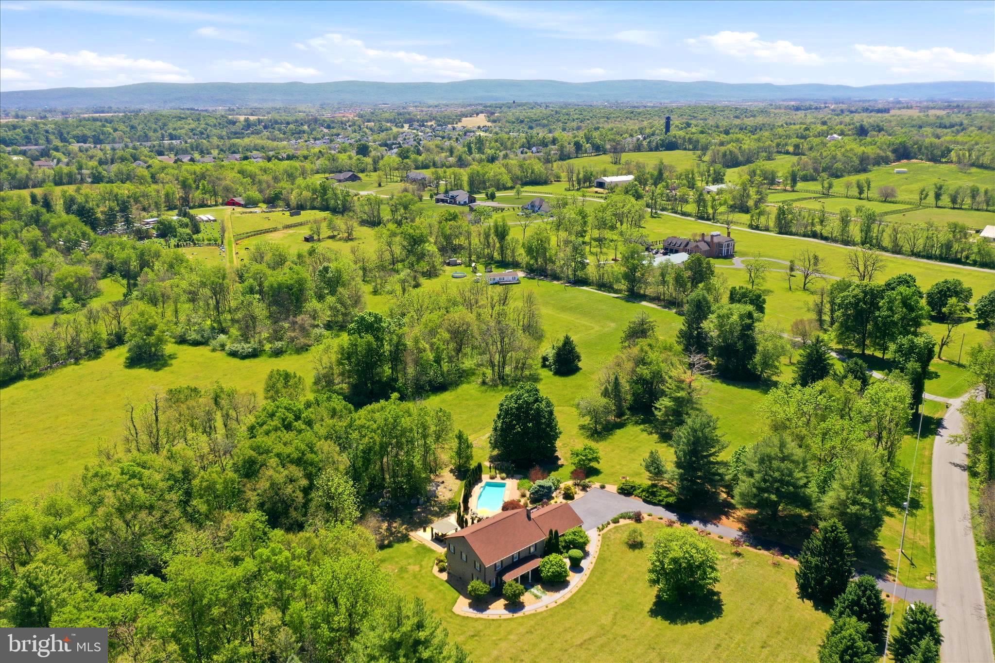 CEDAR LAWN - Farm