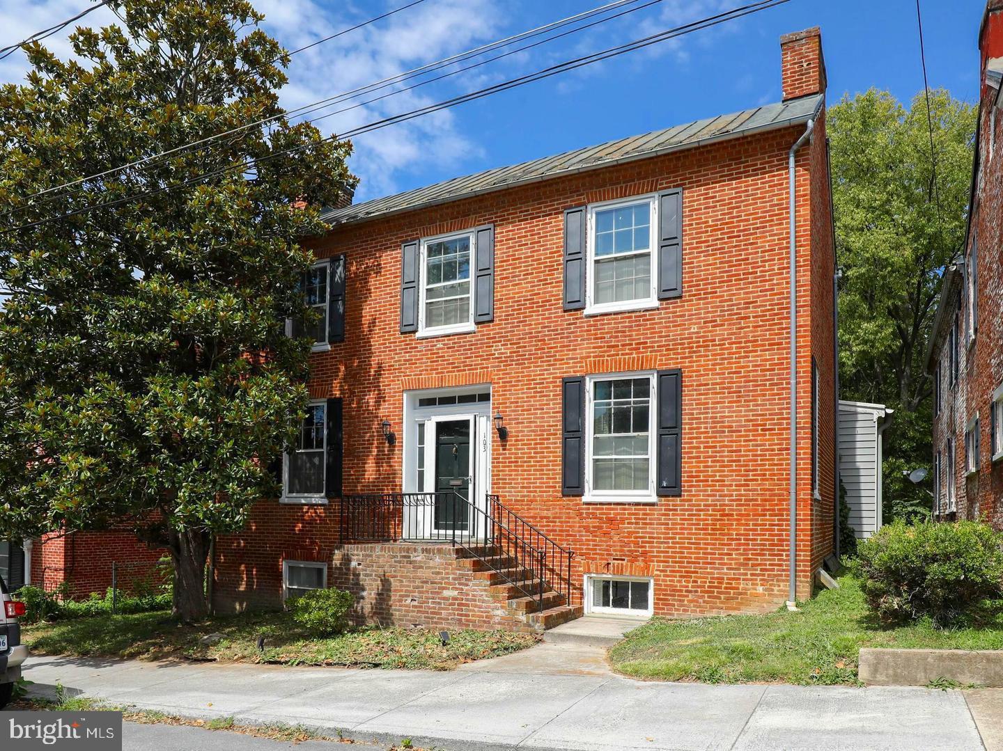 TOWN OF BERRYVILLE - Residential Lease