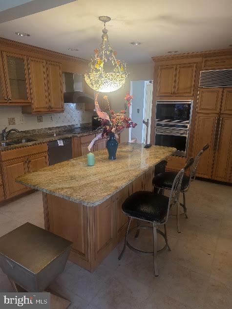 4411 WANDERING WAY