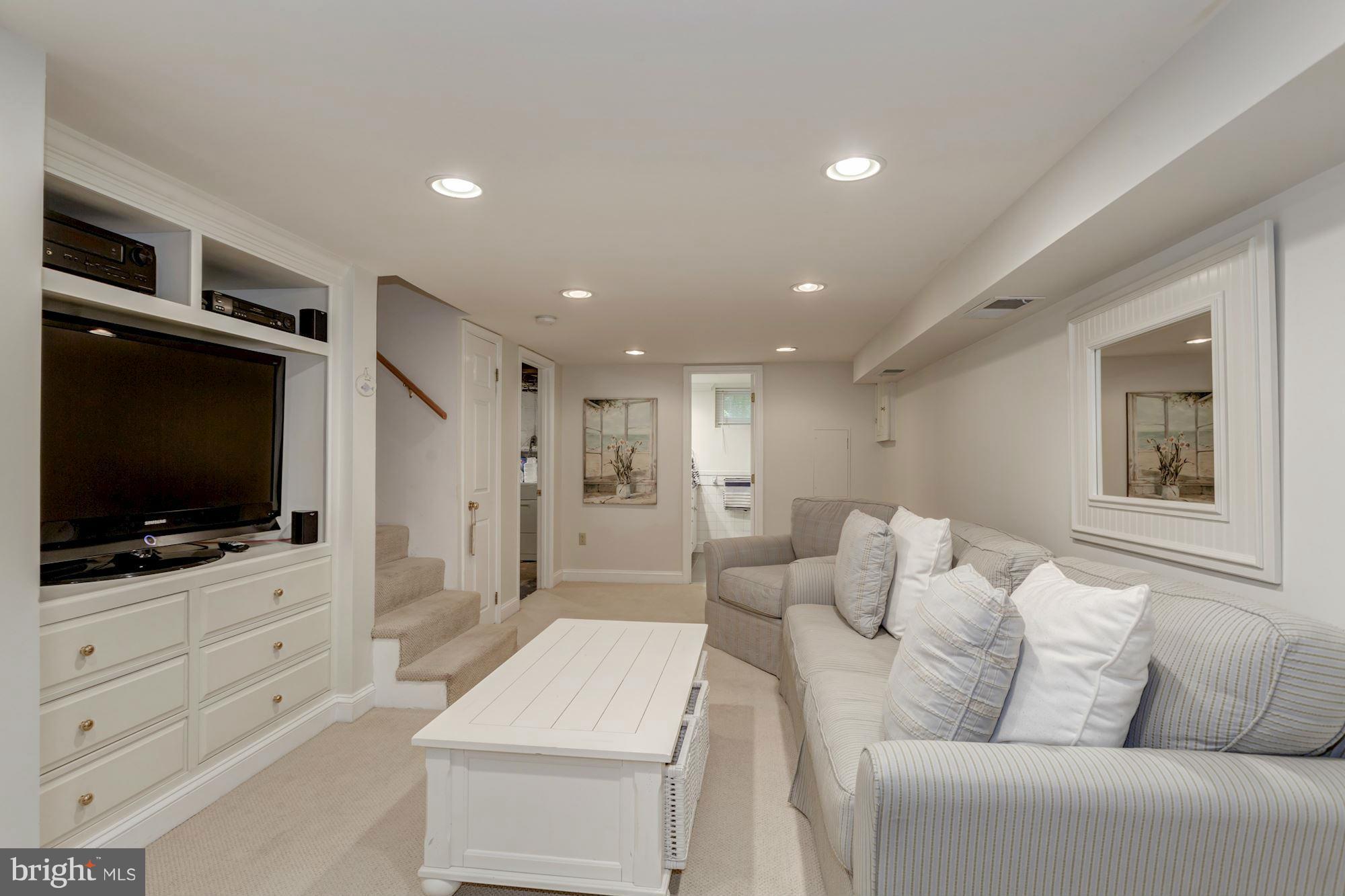 BRADDOCK HEIGHTS - Residential