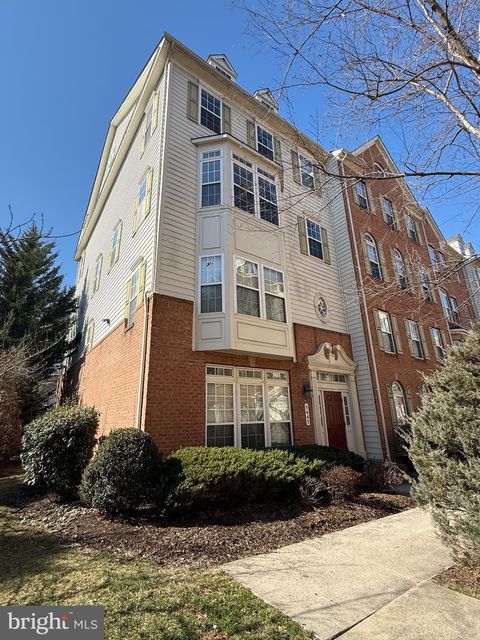 5645 HARRINGTON FALLS LANE B ALEXANDRIA VA 22312
