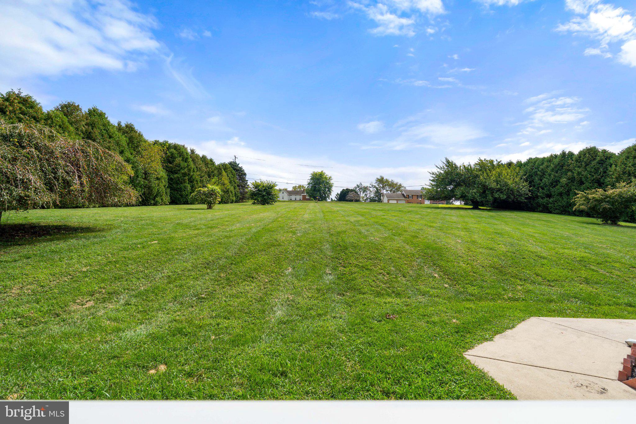 39 LONG DR DRIVE