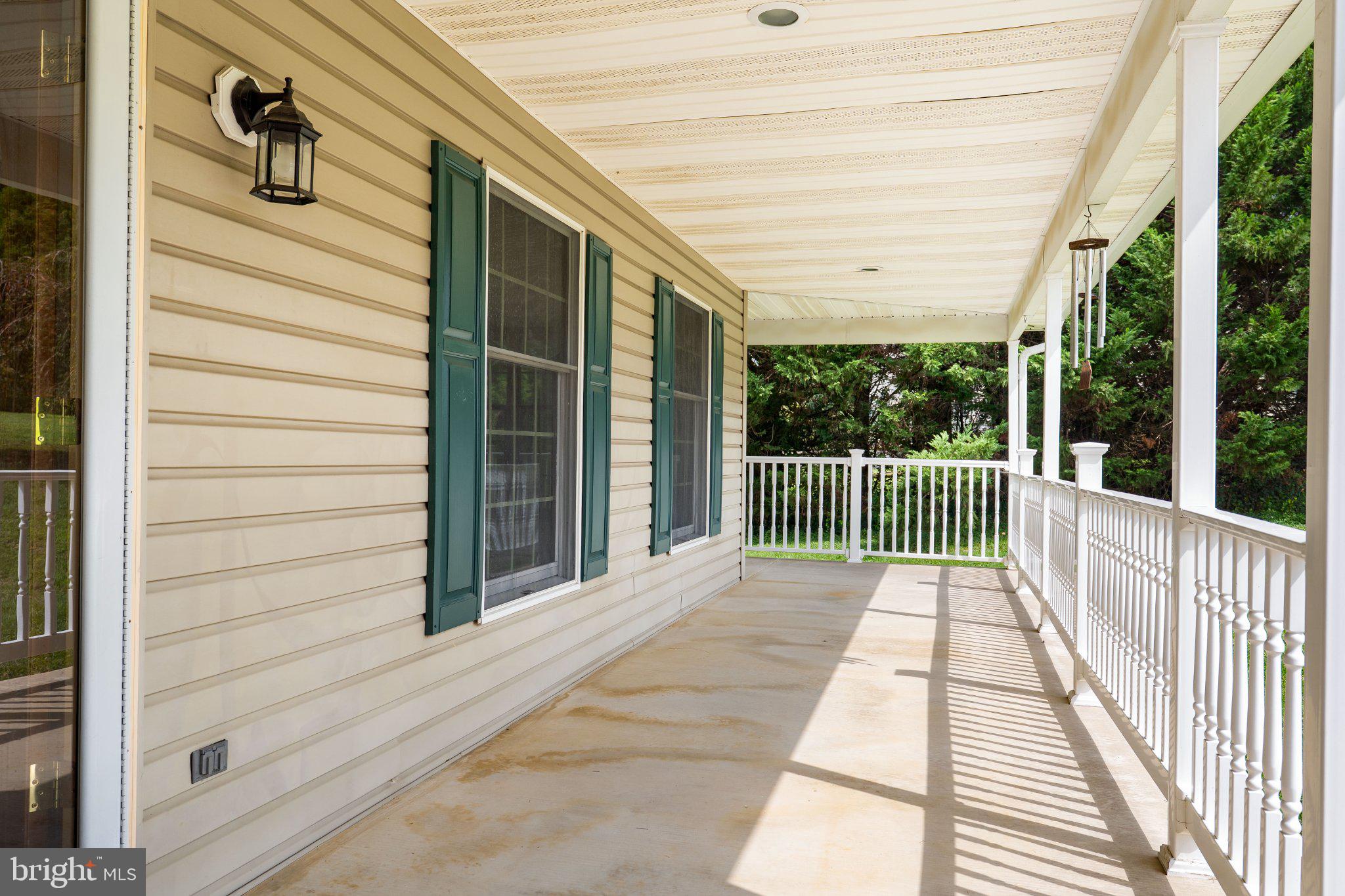 39 LONG DR DRIVE