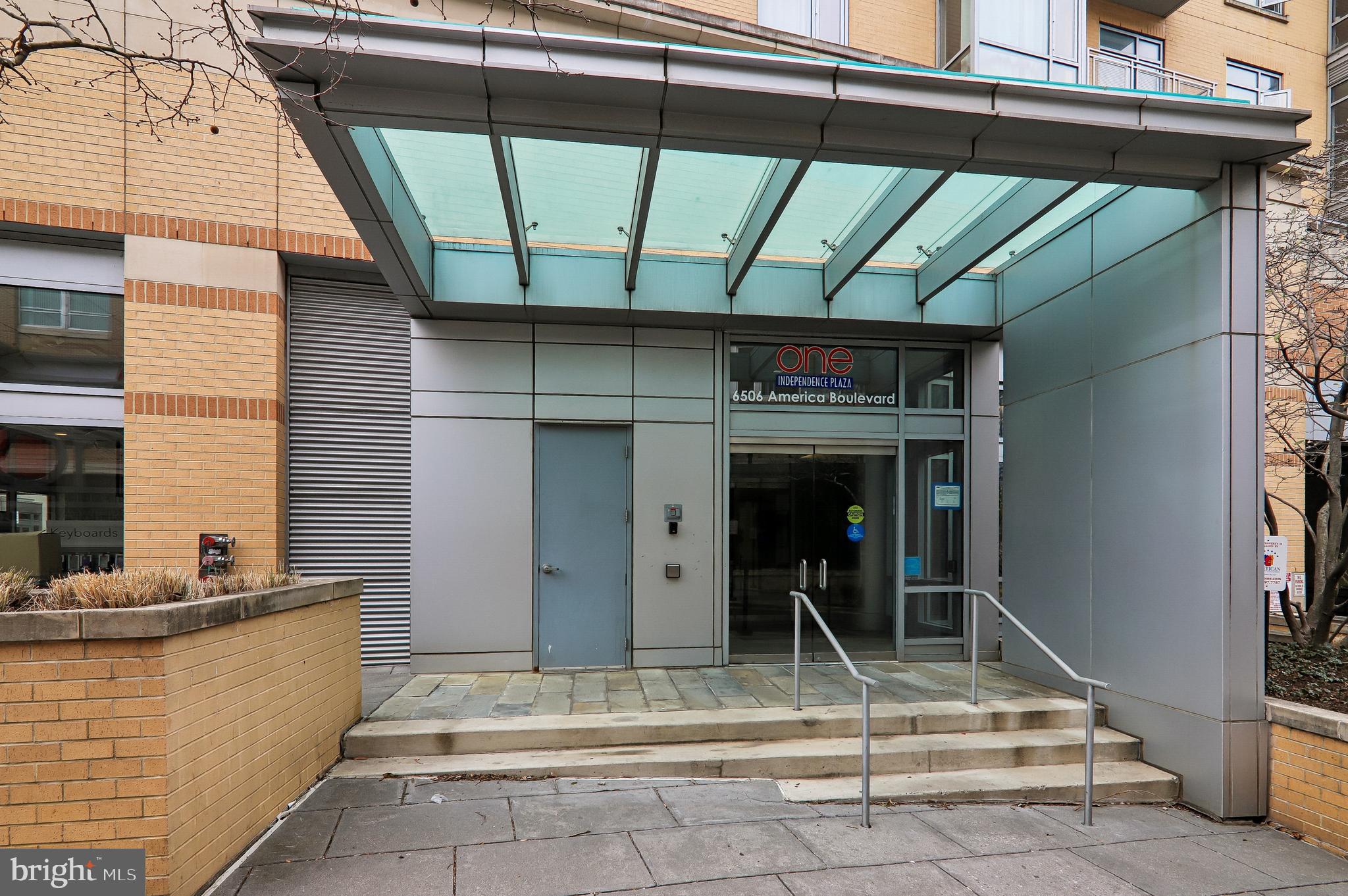 ONE INDEPENDENCE PLAZA A - Residential