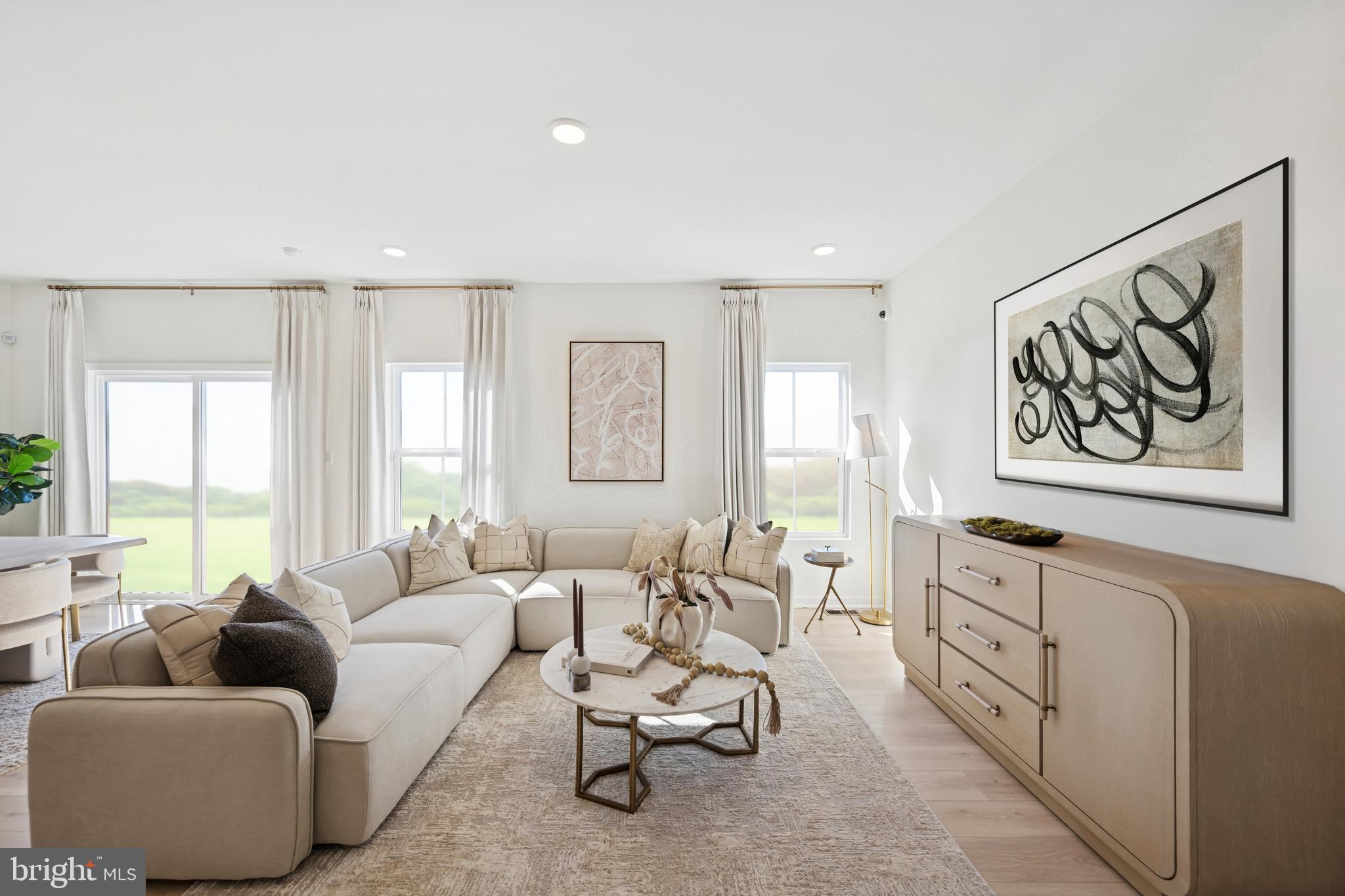 HUNTWELL WEST - Residential