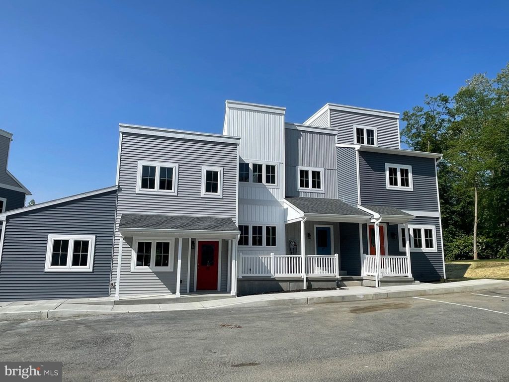 Photo of 95 CHESAPEAKE ST #16, LANCASTER, PA 17602 (MLS # PALA2032662)