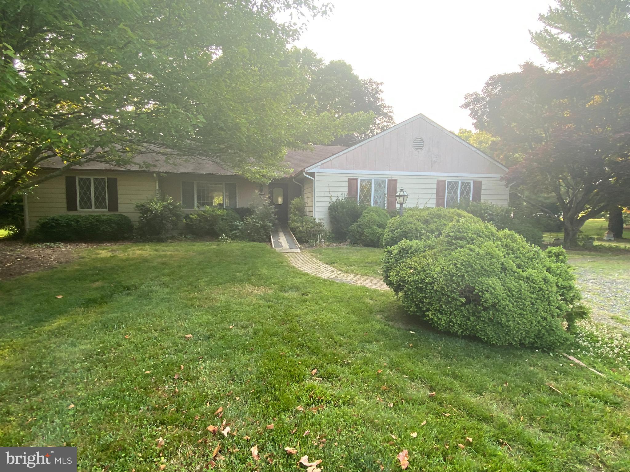 BAILEYS NECK - Residential