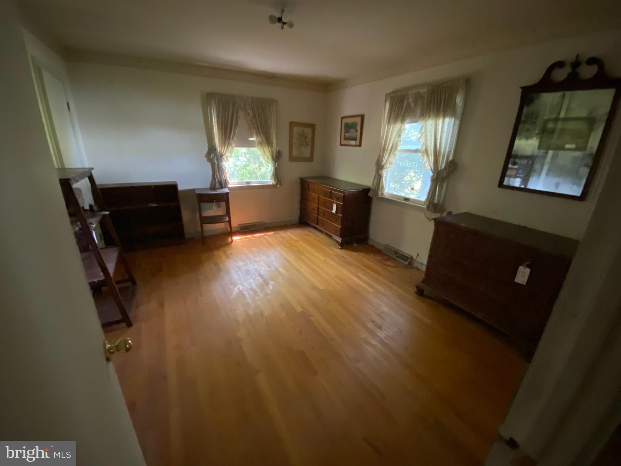 BAILEYS NECK - Residential