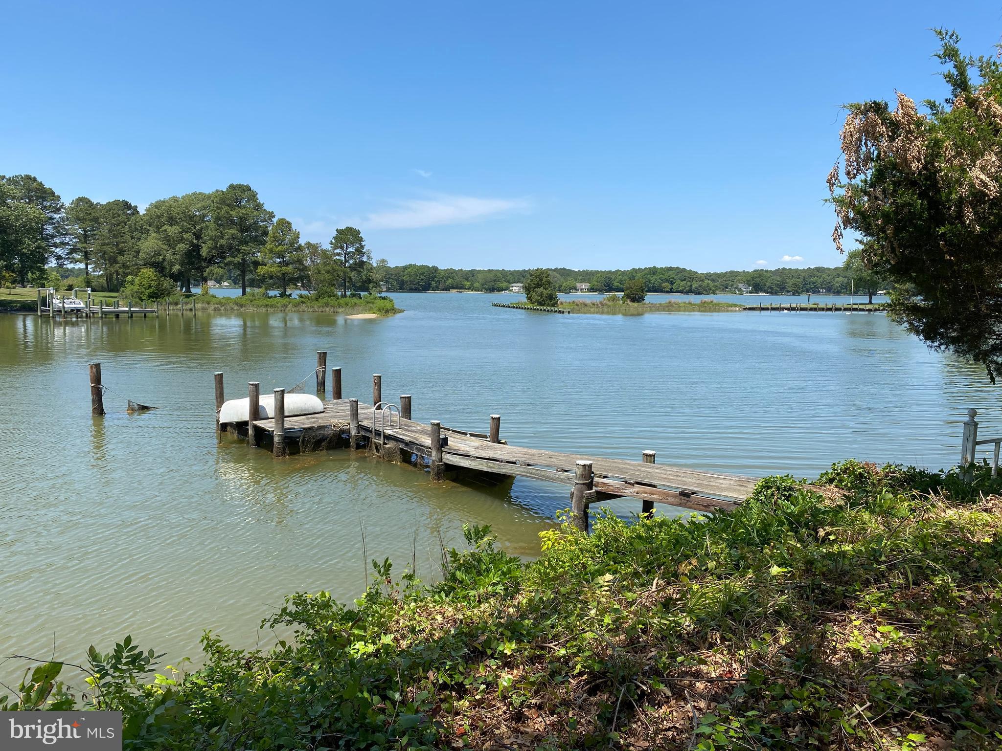 BAILEYS NECK - Residential