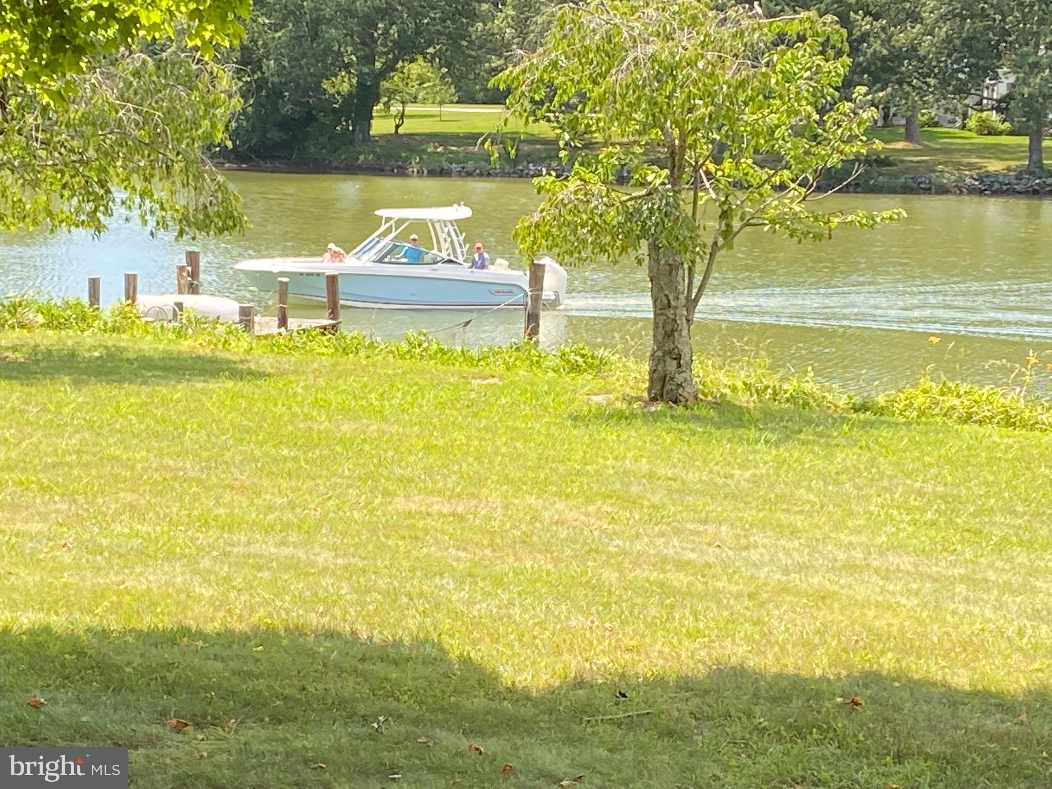 BAILEYS NECK - Residential