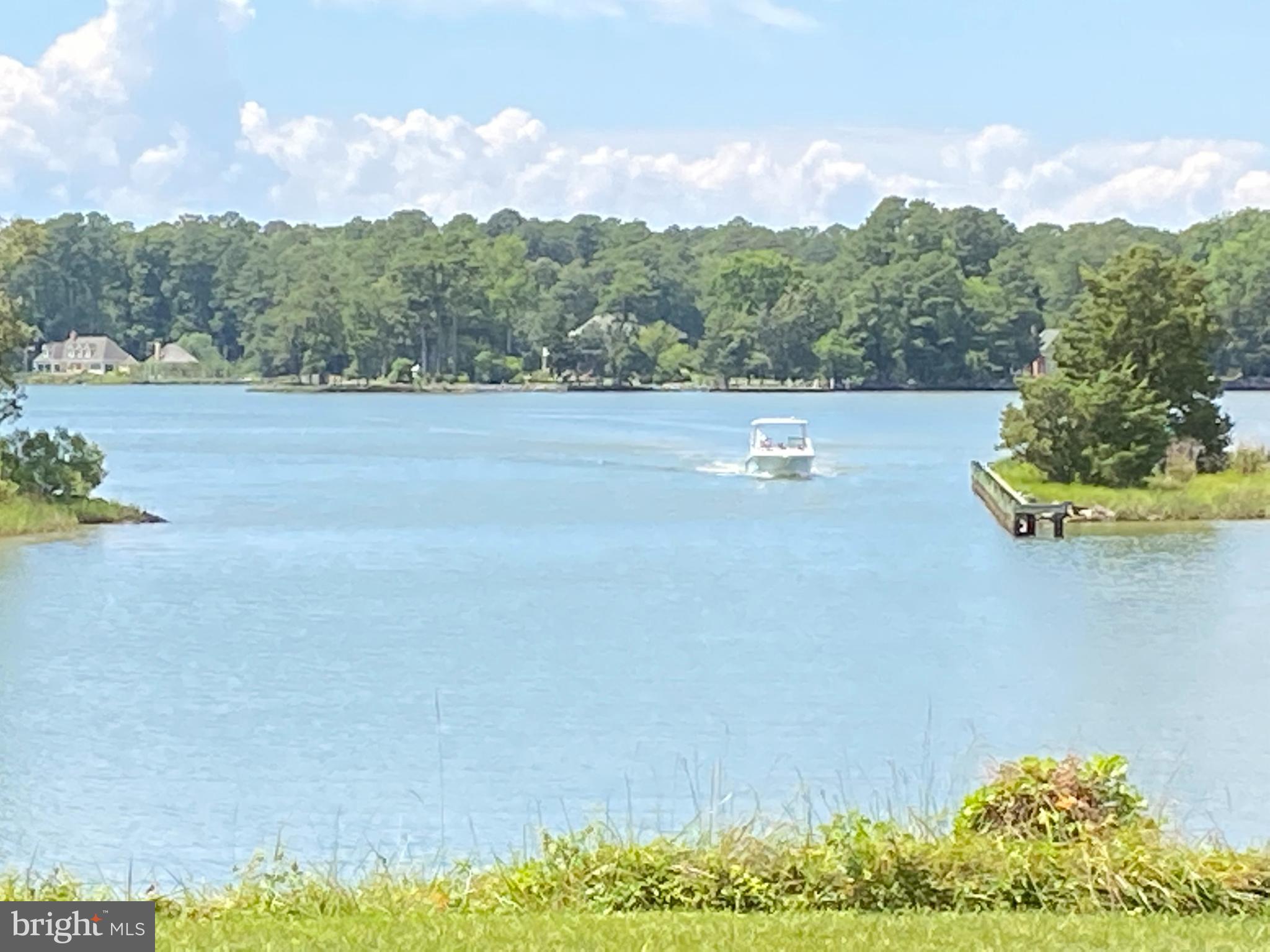 BAILEYS NECK - Residential