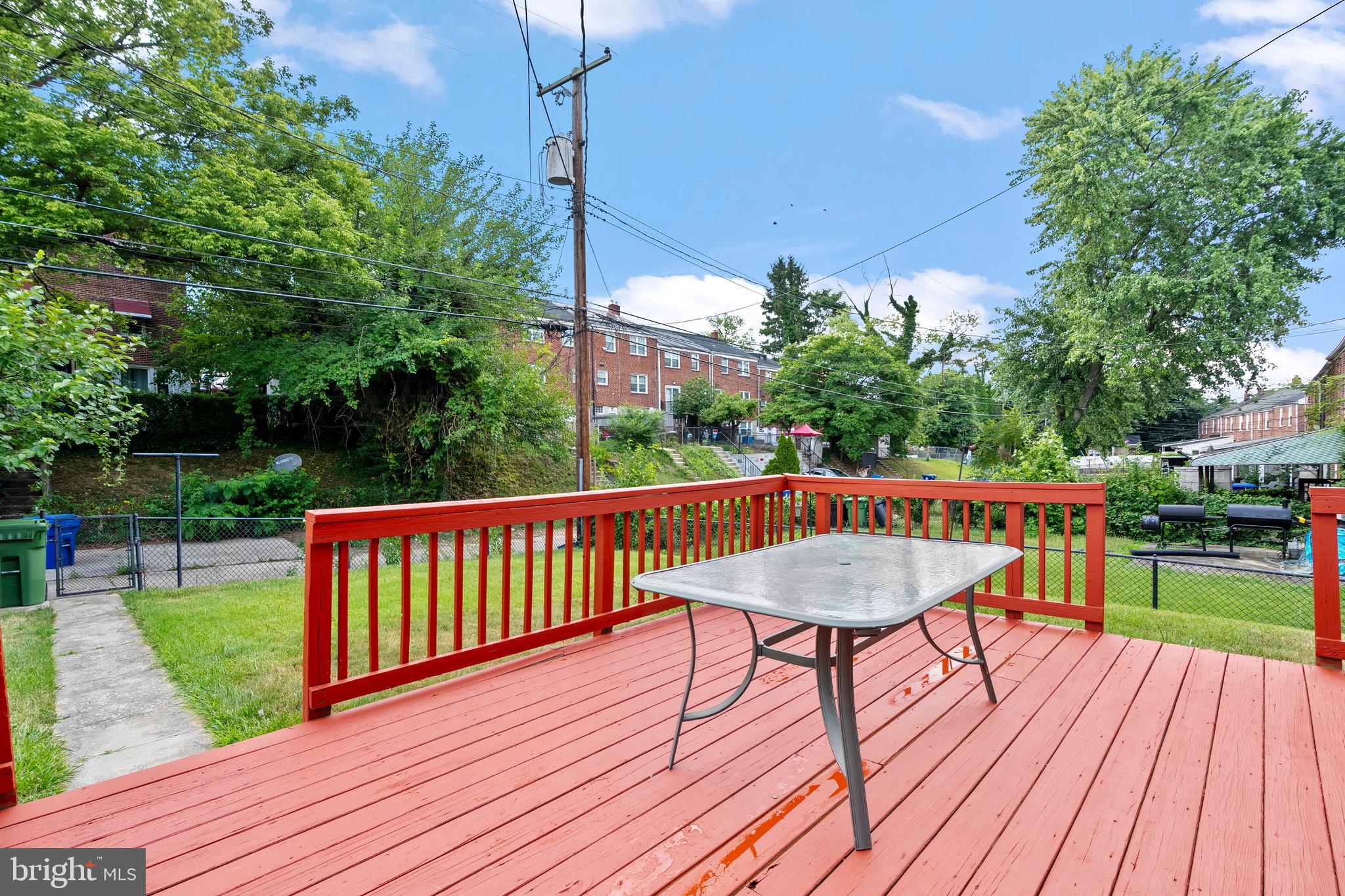 CHINQUAPIN PARK - Residential