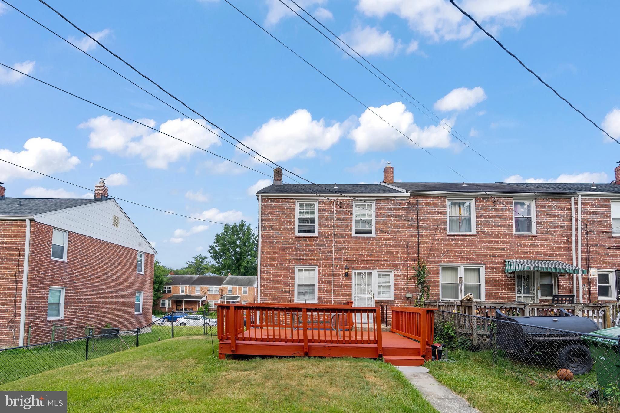 CHINQUAPIN PARK - Residential