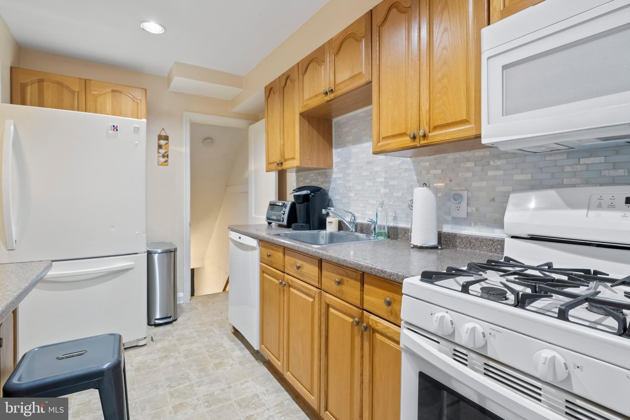 CHINQUAPIN PARK - Residential