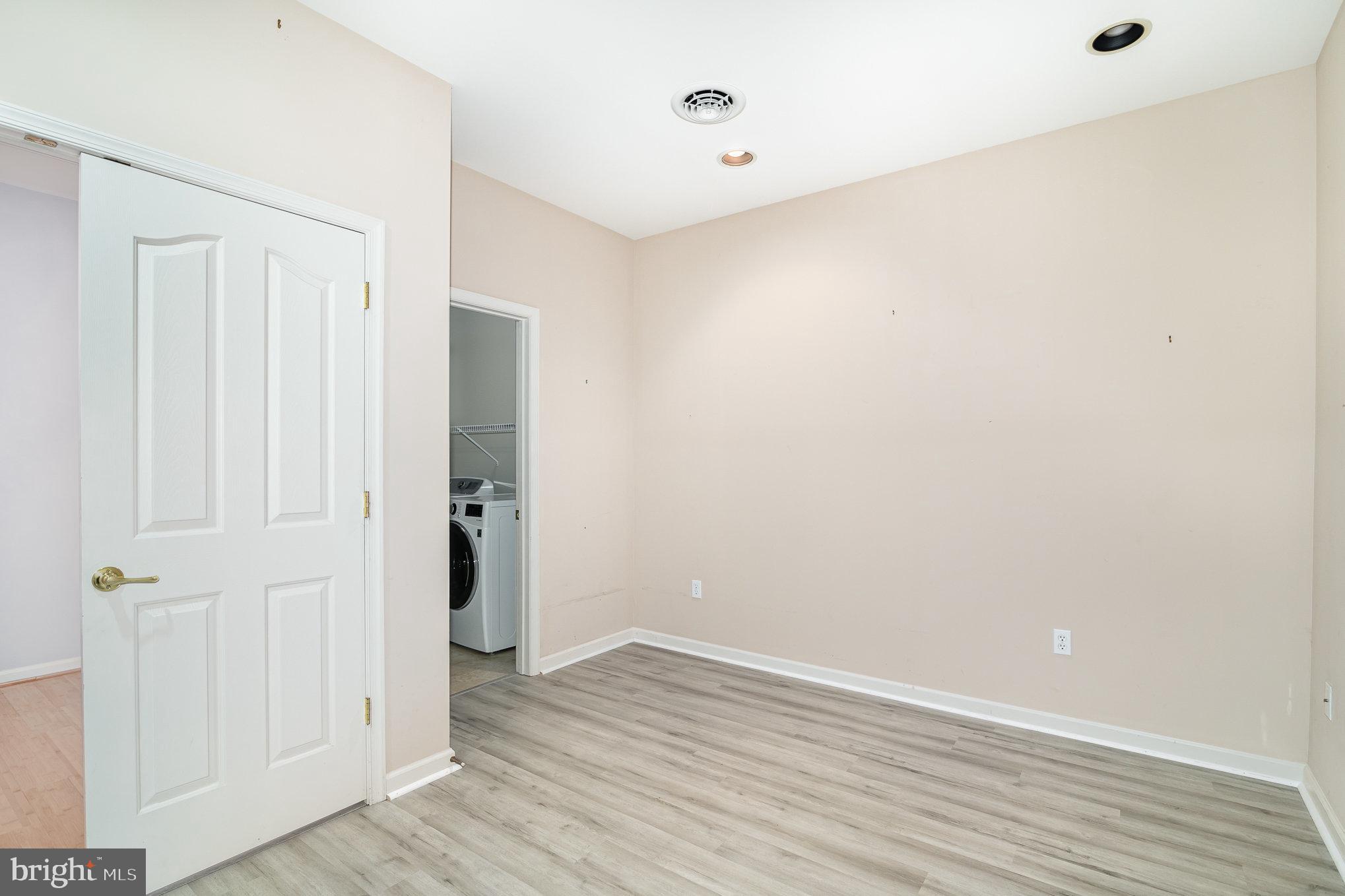 MEADOWVIEW VILLAGE - Residential