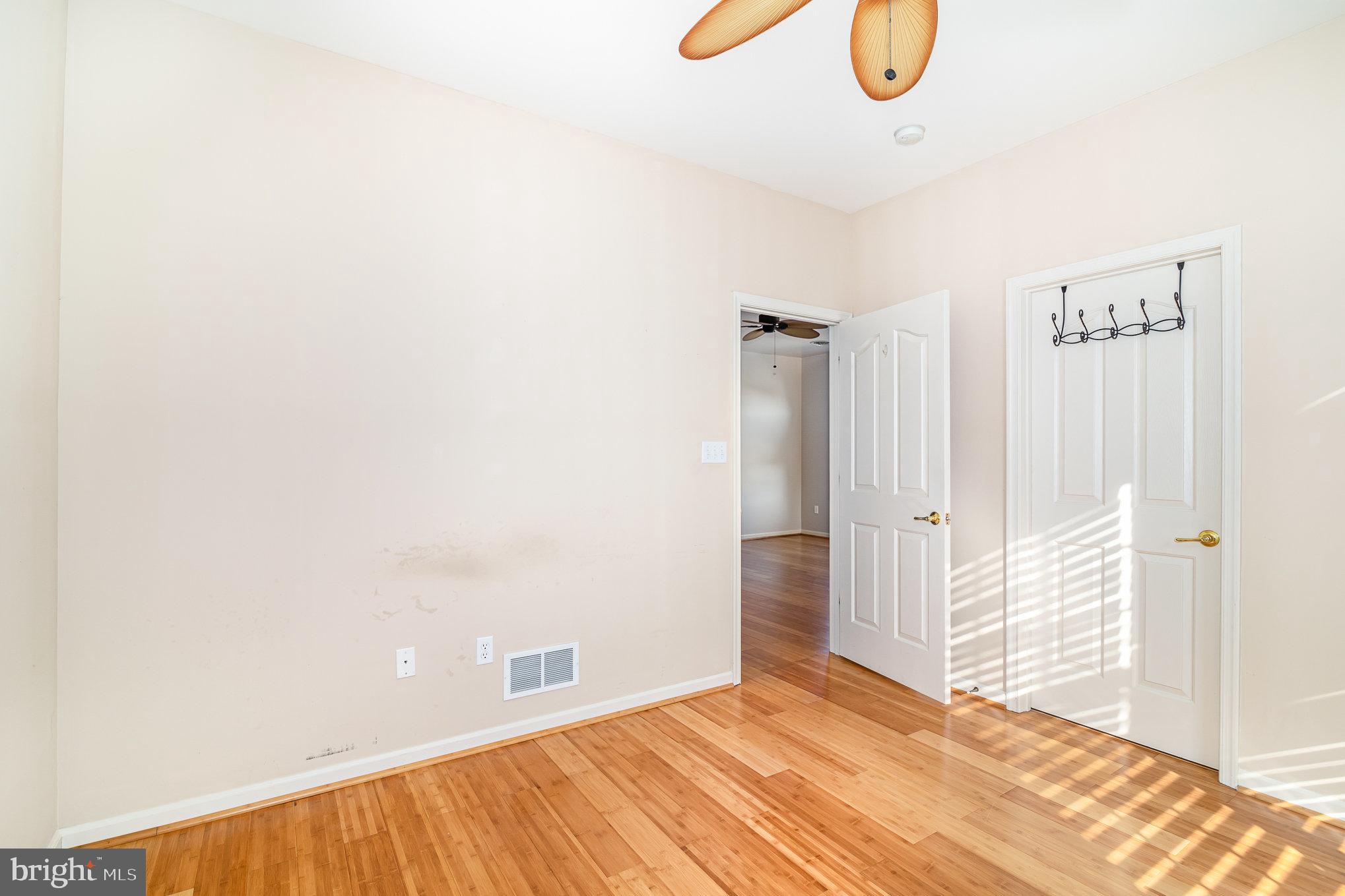 MEADOWVIEW VILLAGE - Residential