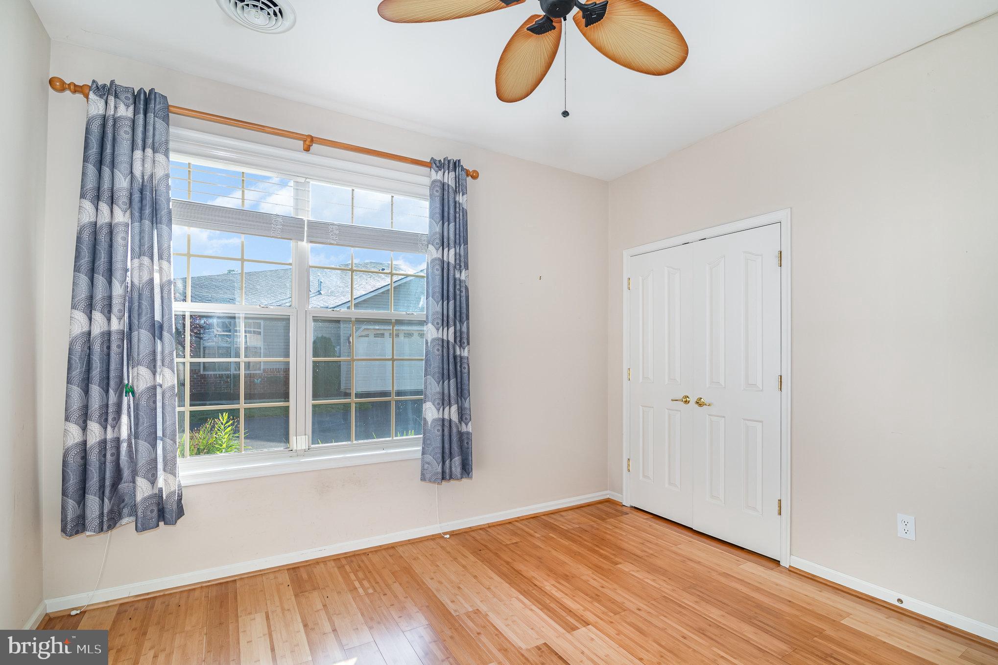 MEADOWVIEW VILLAGE - Residential