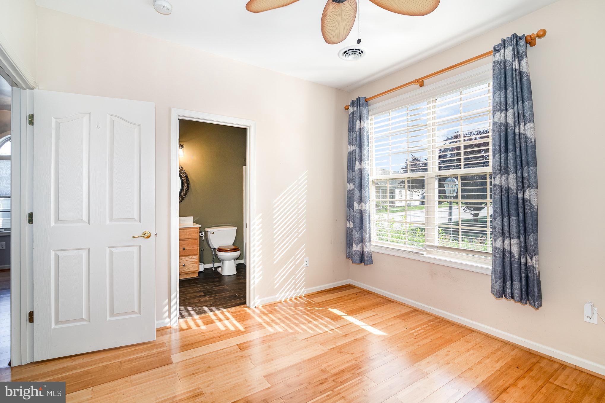 MEADOWVIEW VILLAGE - Residential