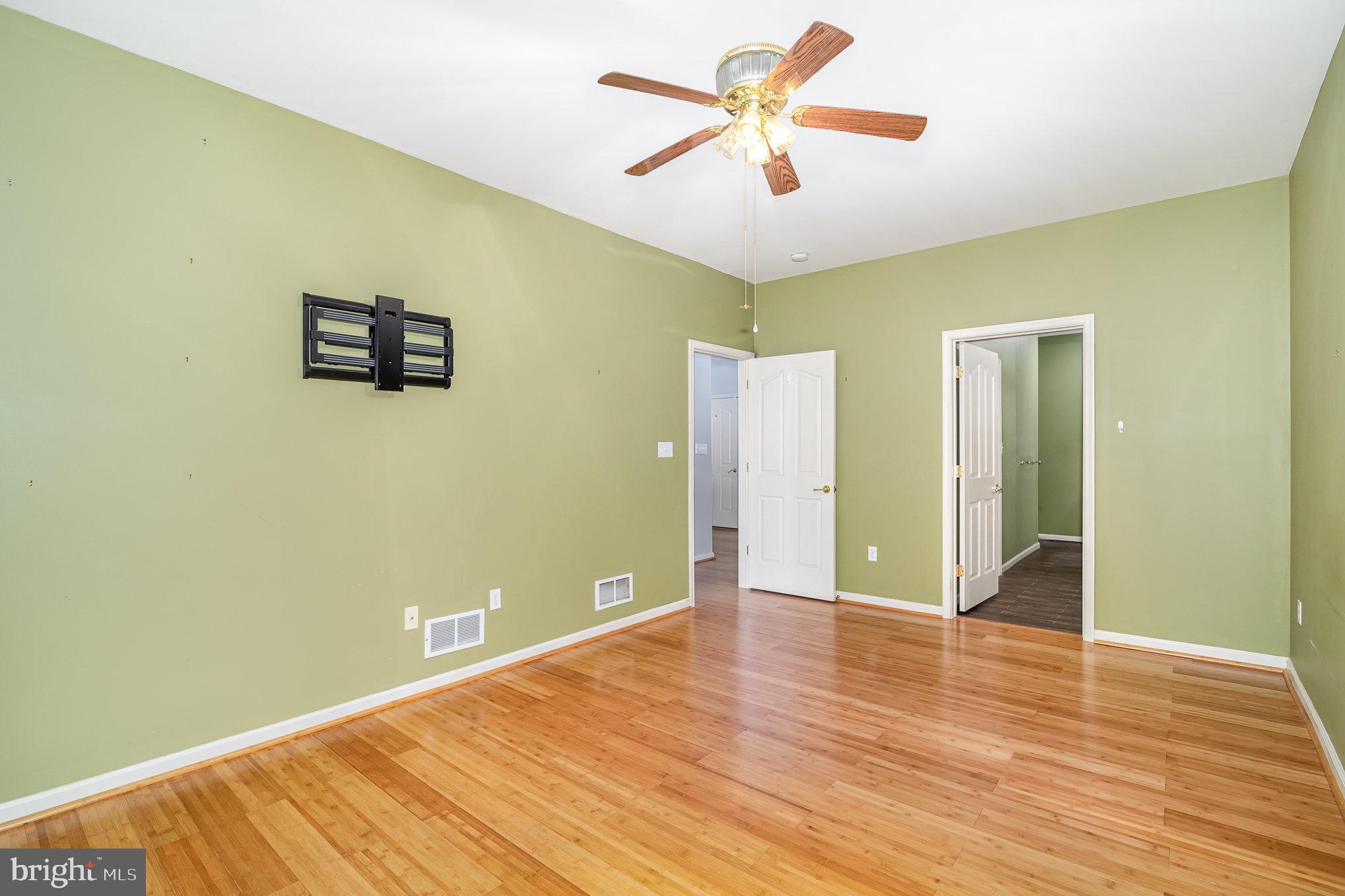 MEADOWVIEW VILLAGE - Residential