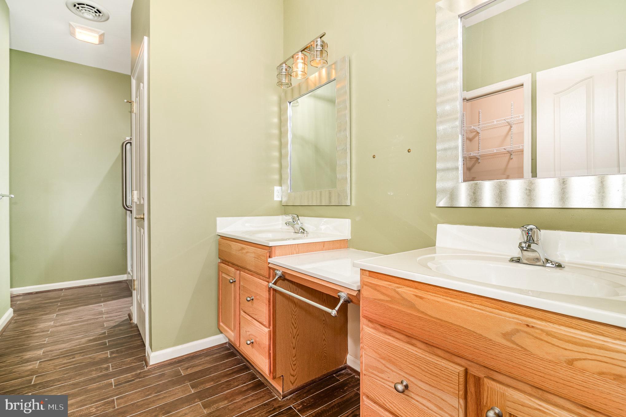 MEADOWVIEW VILLAGE - Residential