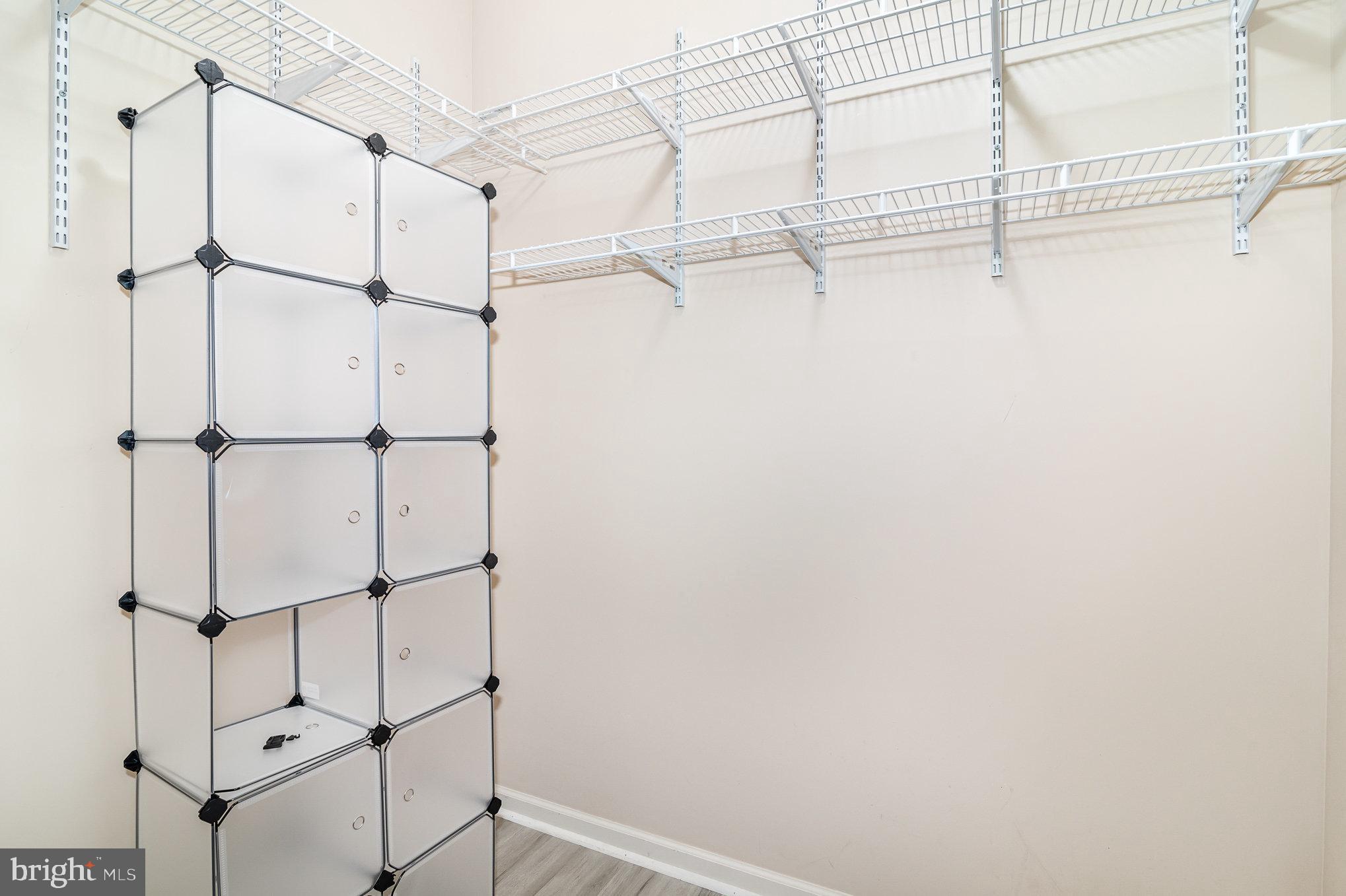 MEADOWVIEW VILLAGE - Residential