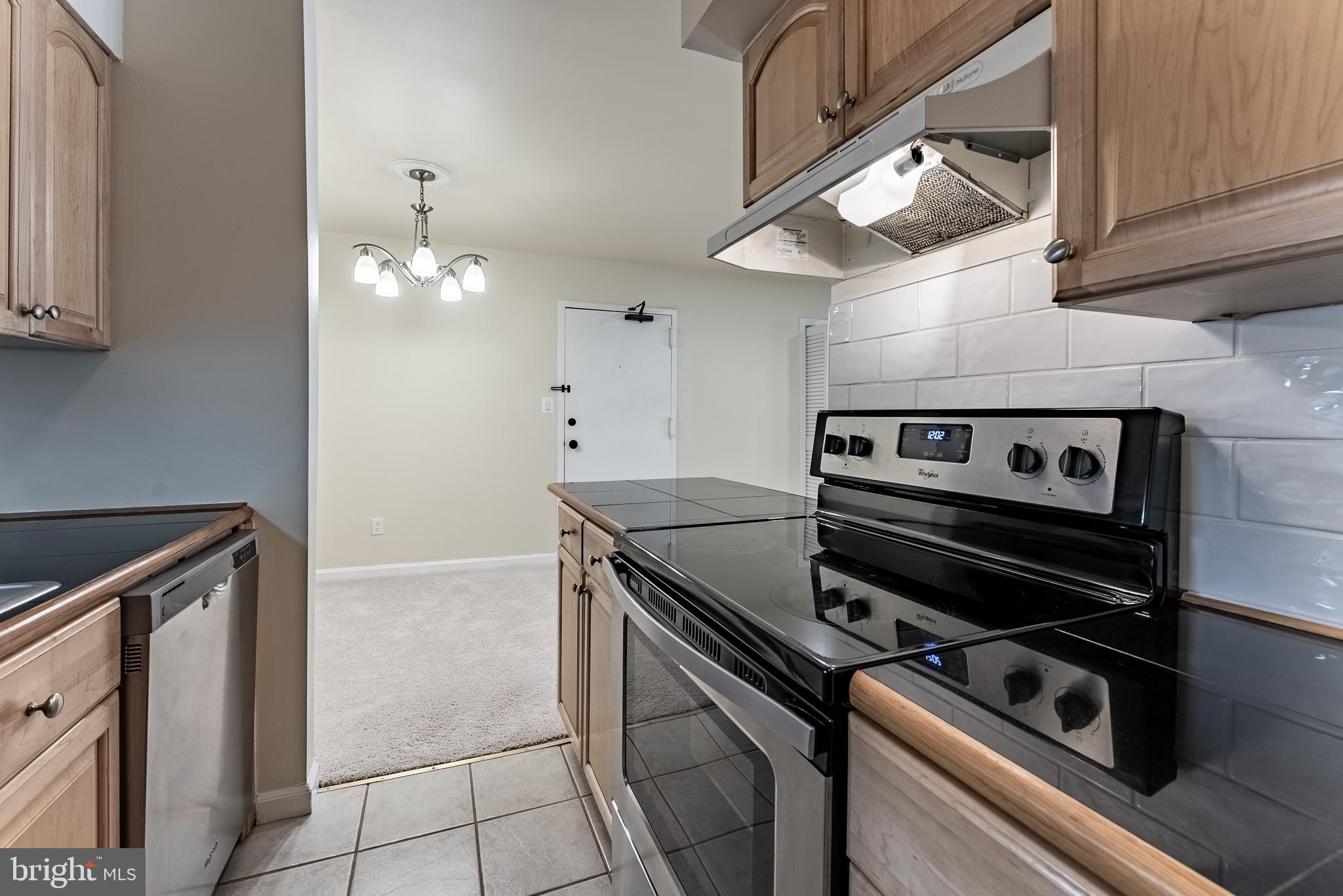 5898 SURREY HILL PLACE H 685
