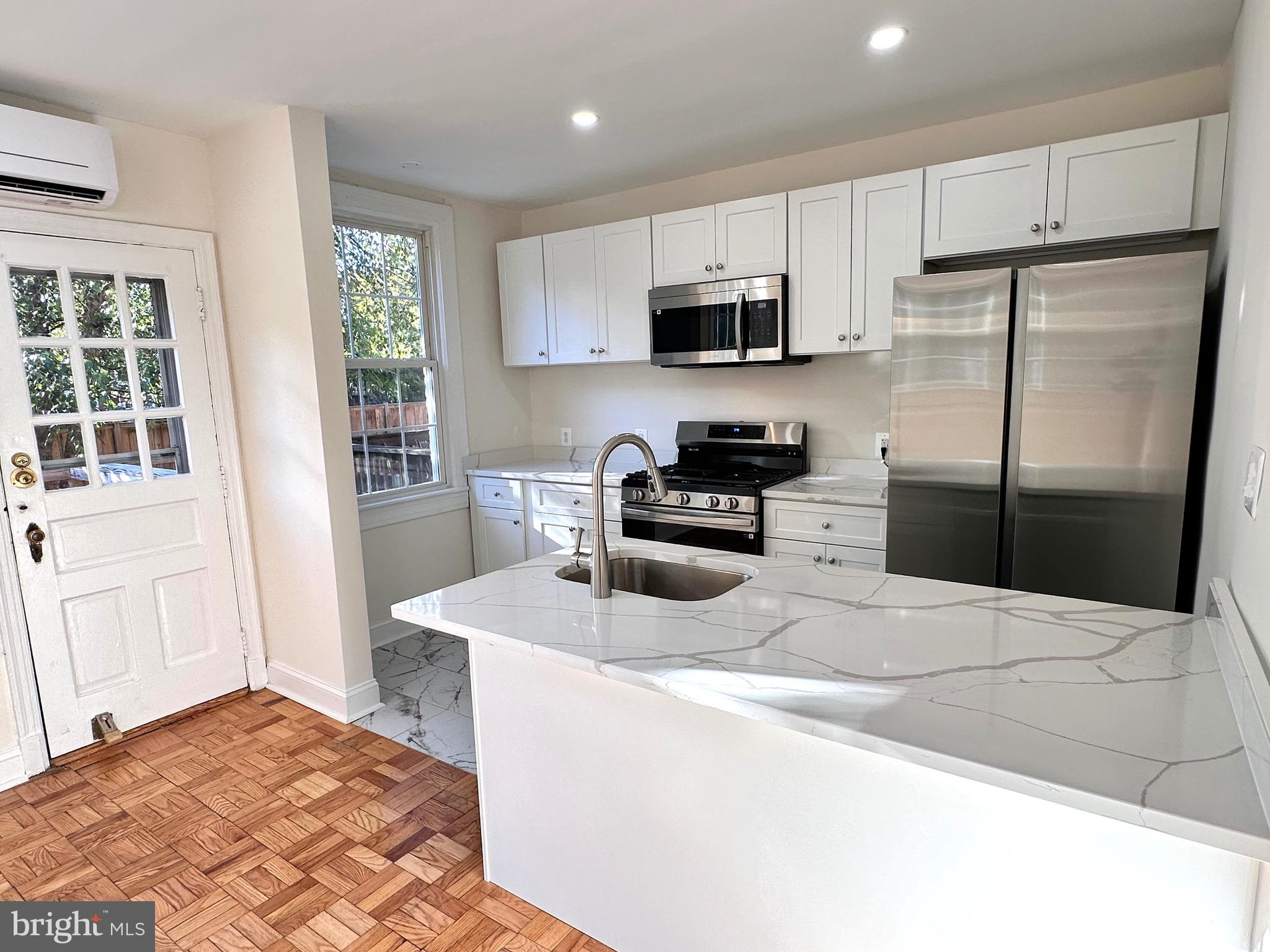 2600 16TH STREET S 696