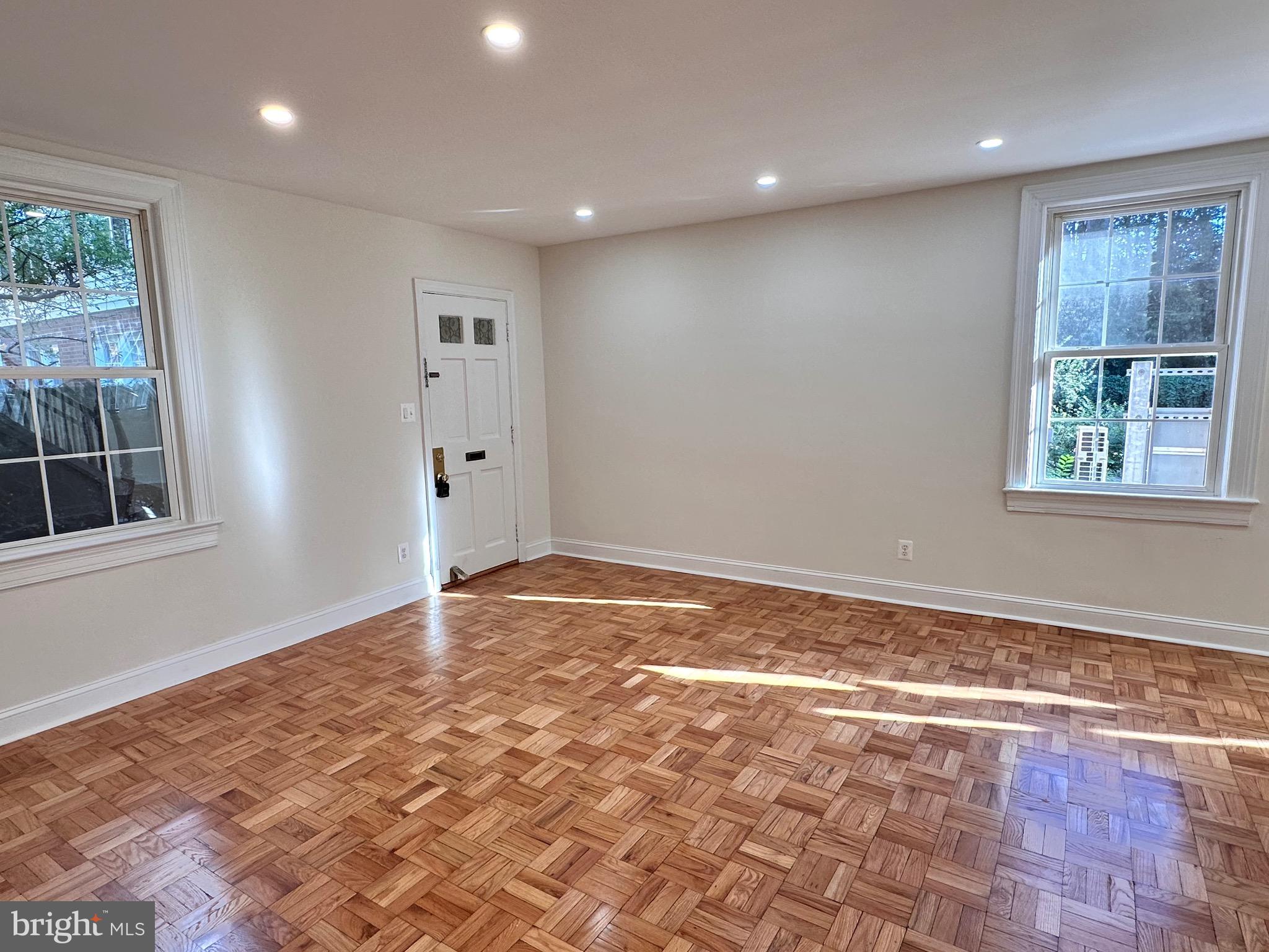 2600 16TH STREET S 696