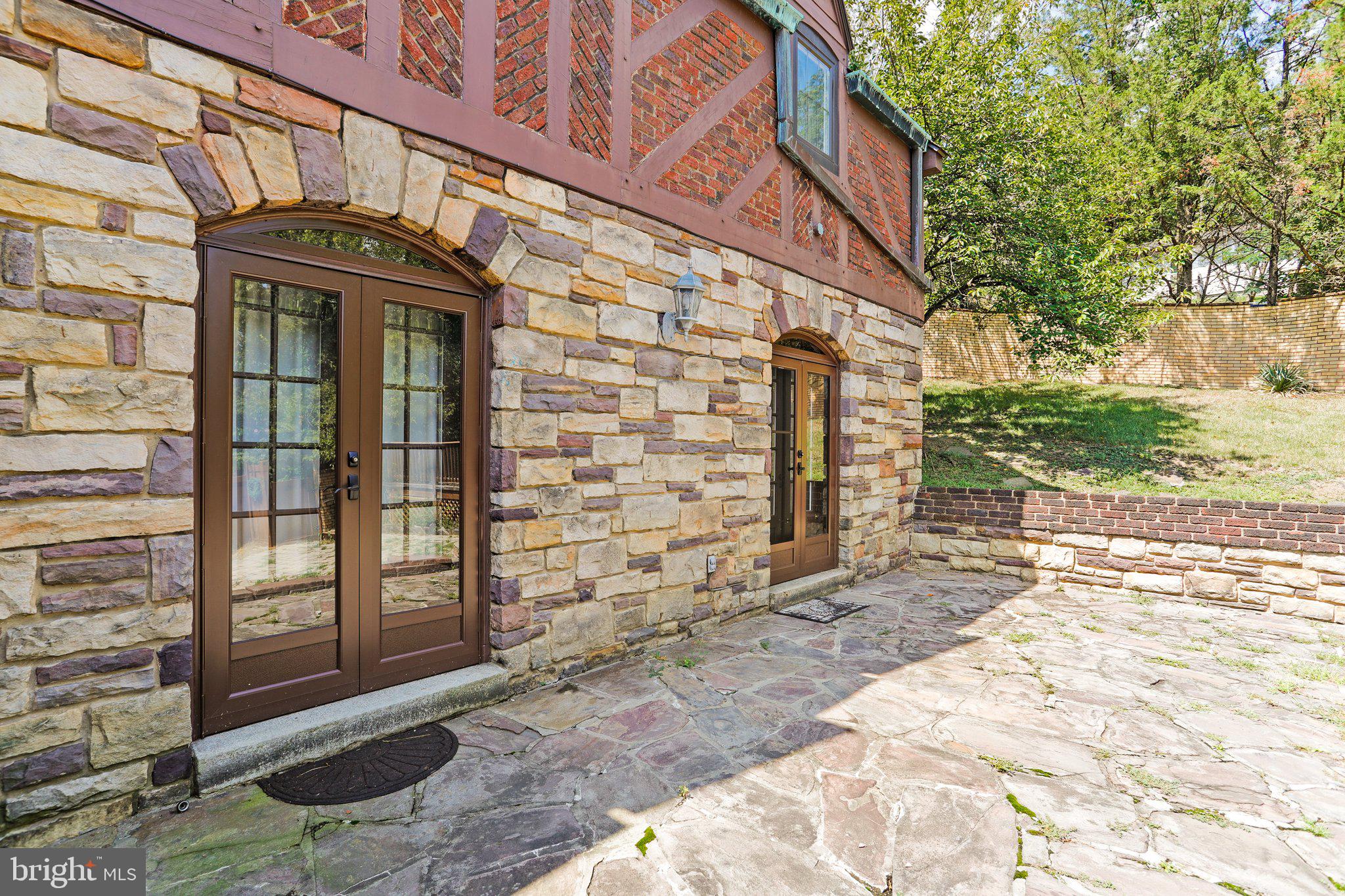 WEST SIDE - Residential