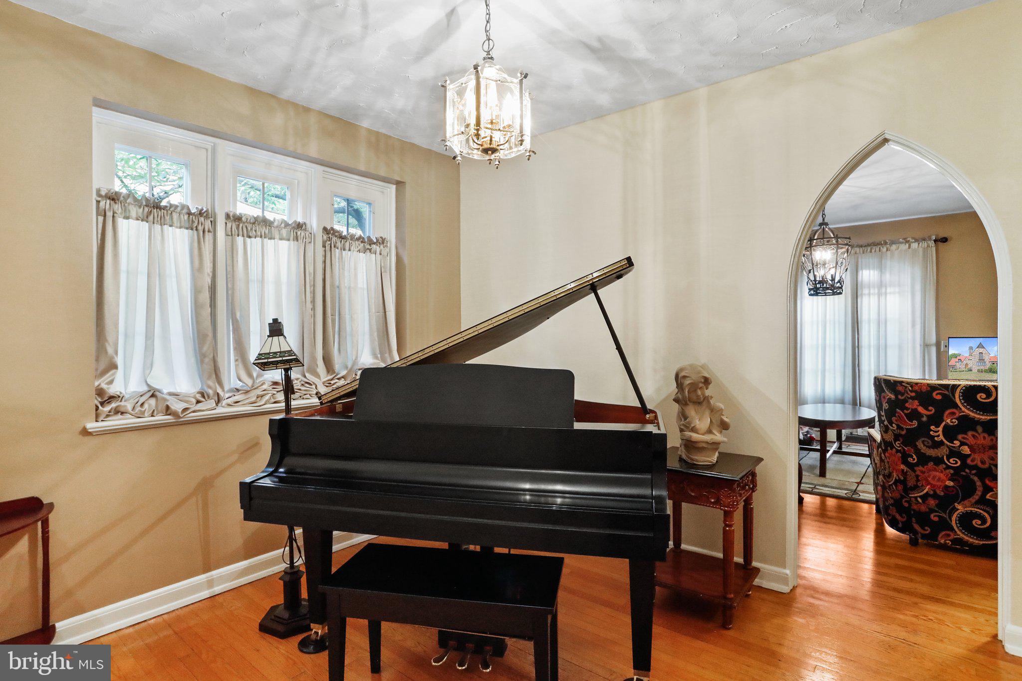 WEST SIDE - Residential