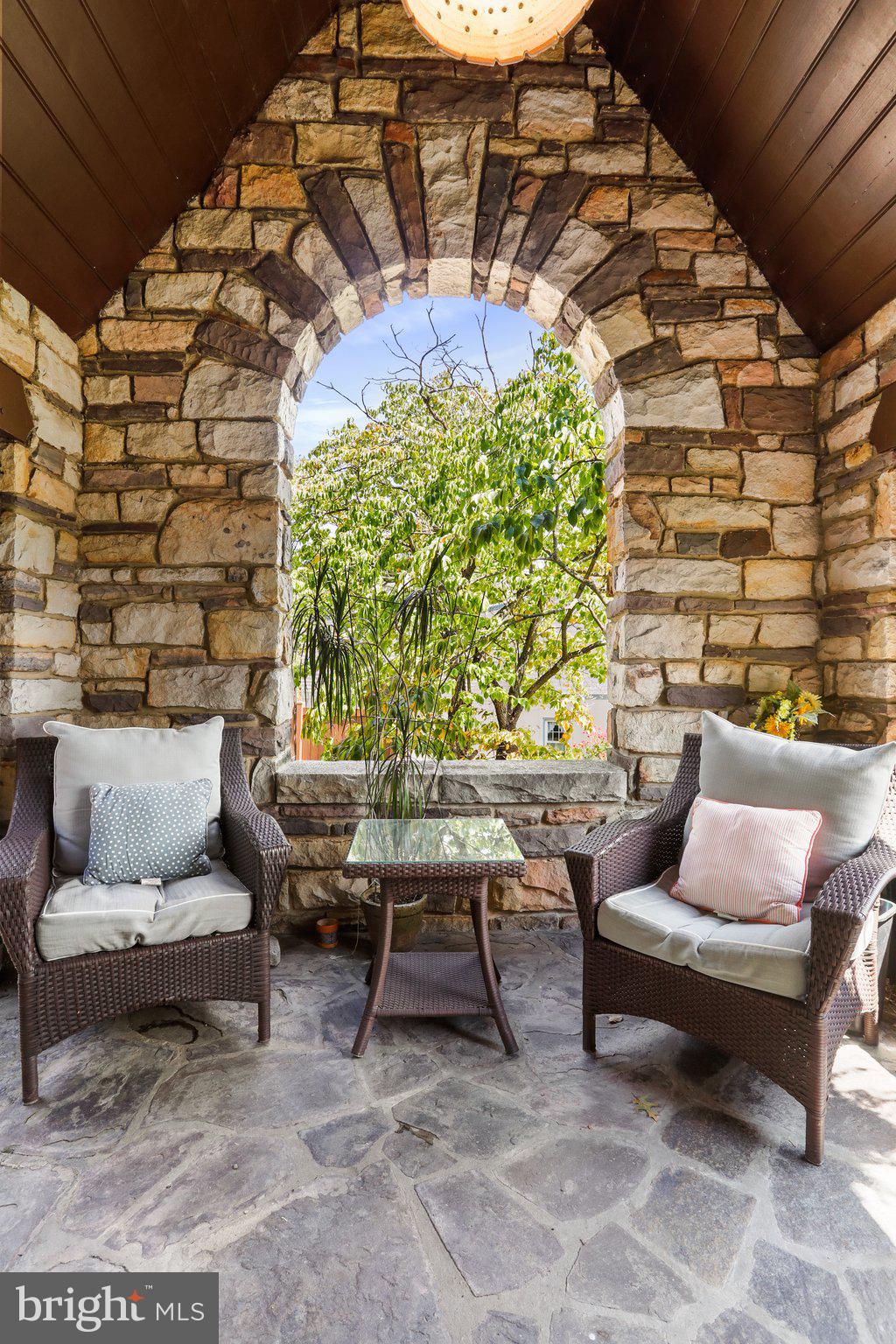 WEST SIDE - Residential