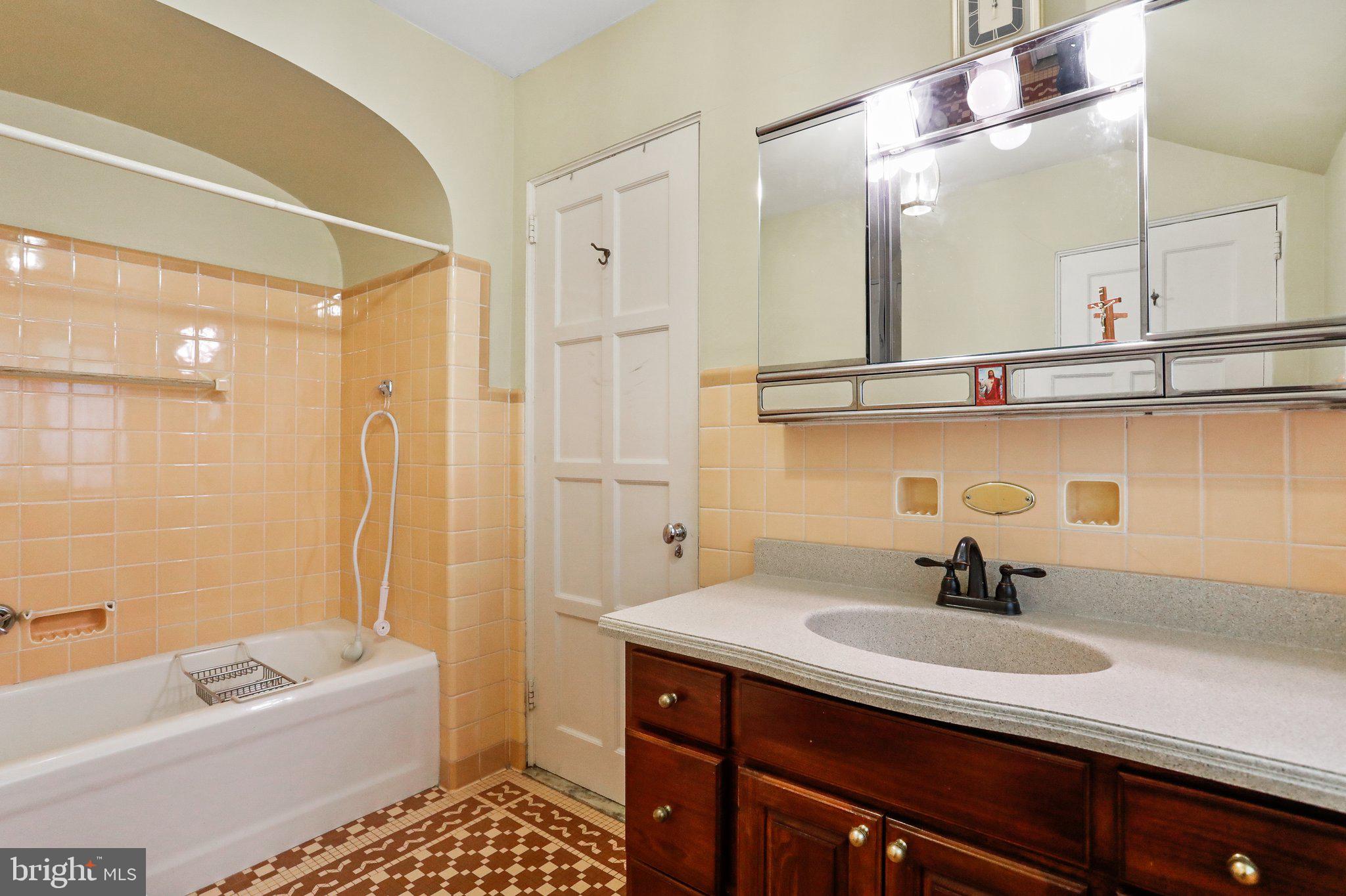 WEST SIDE - Residential