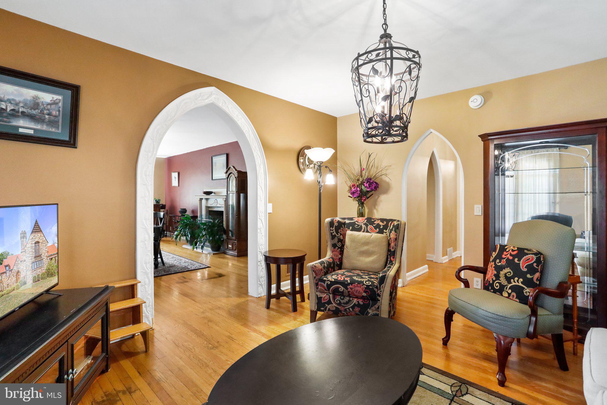 WEST SIDE - Residential