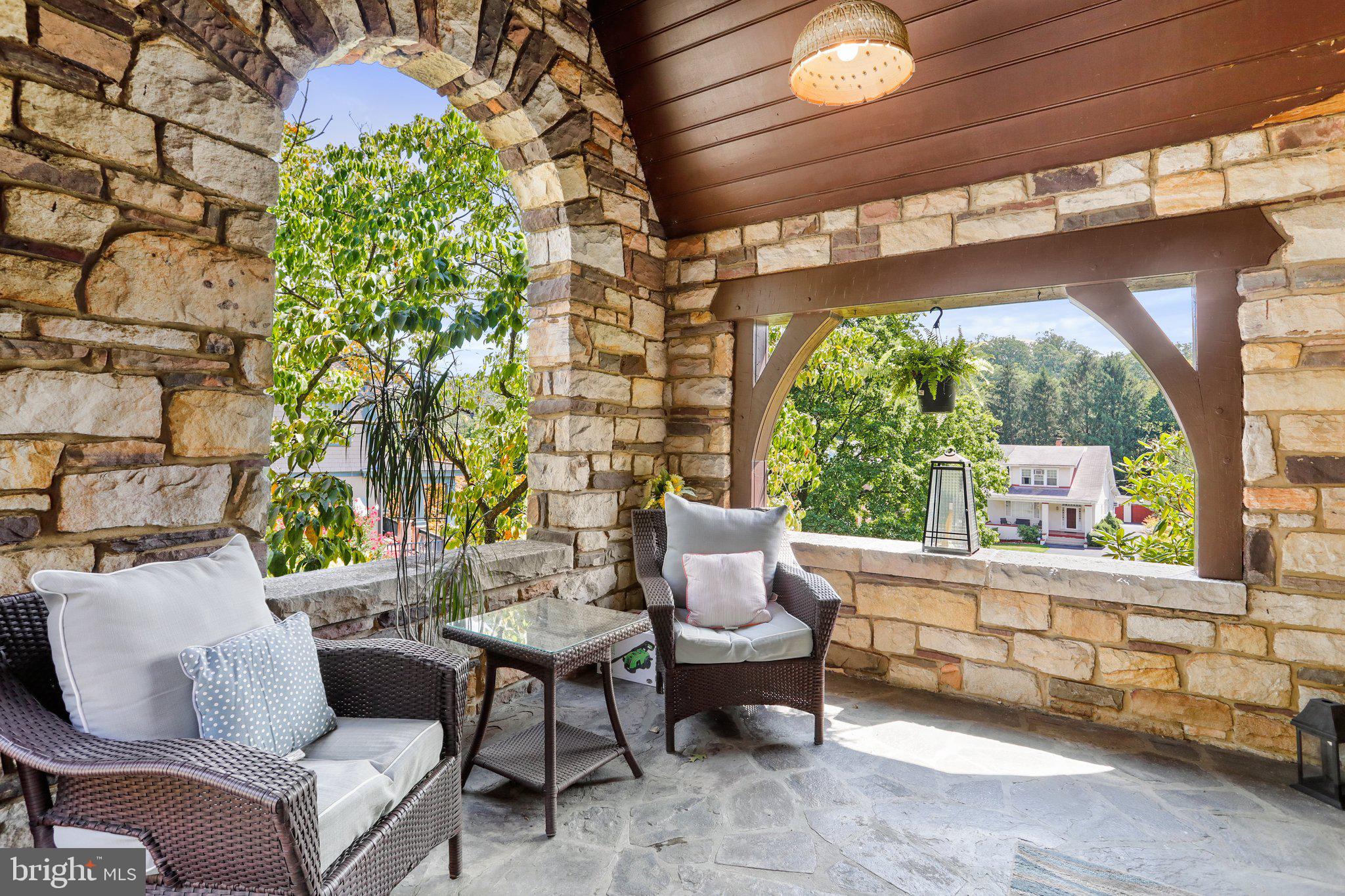 WEST SIDE - Residential